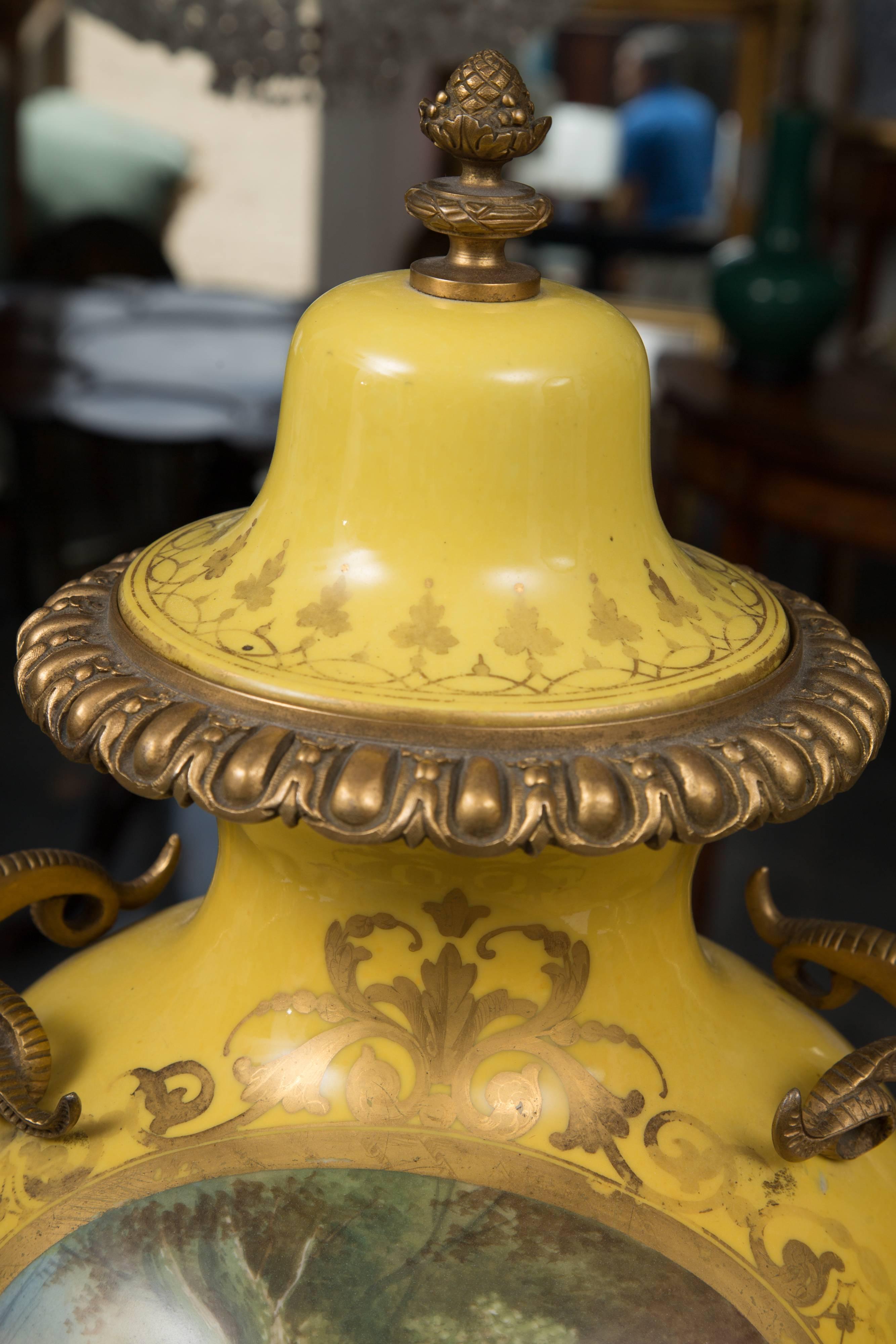 19th Century French Porcelain Urn with Gilt Mounts For Sale 2