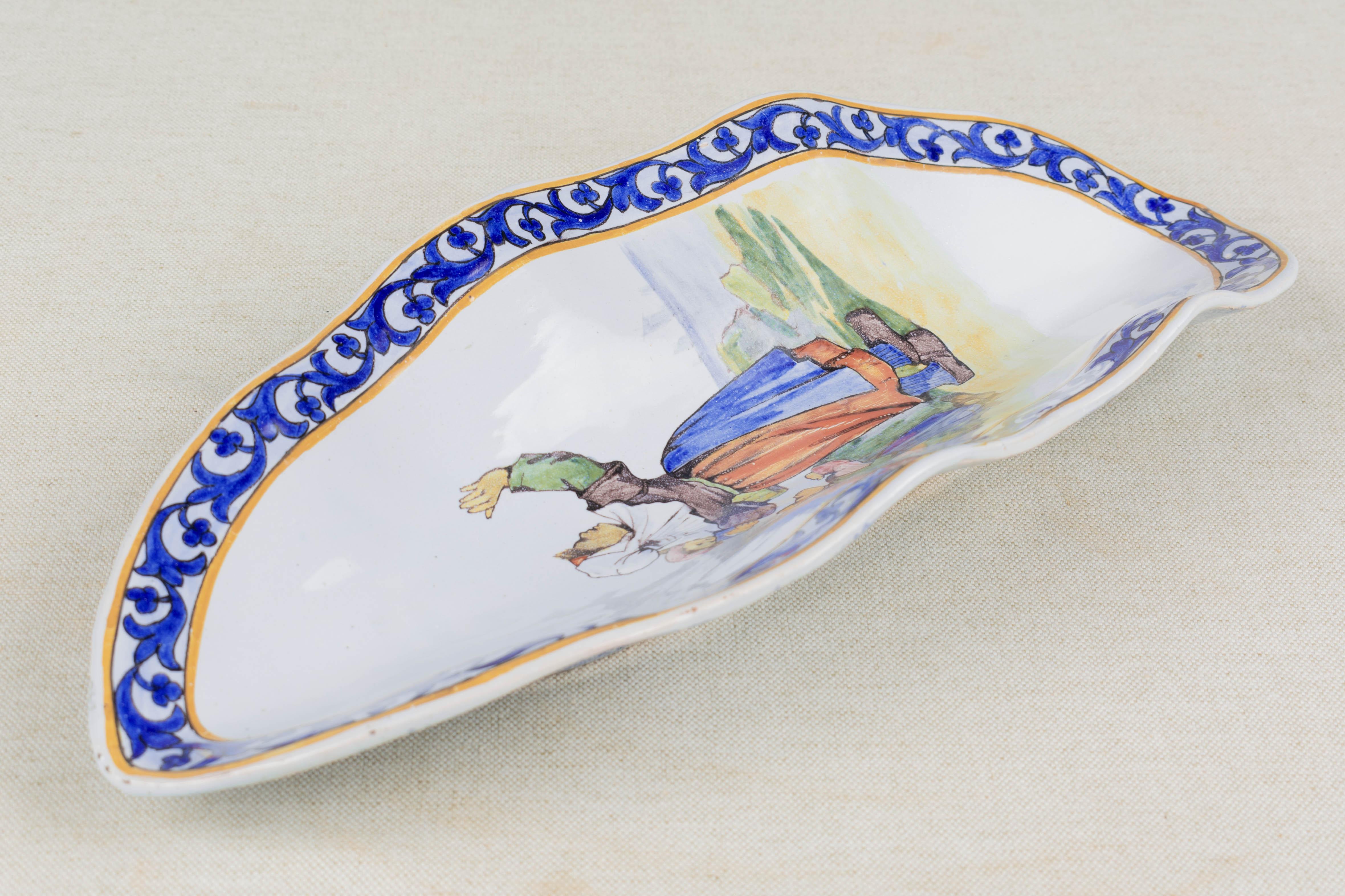 19th Century French Porquier Beau Quimper Faience Dish In Good Condition For Sale In Winter Park, FL