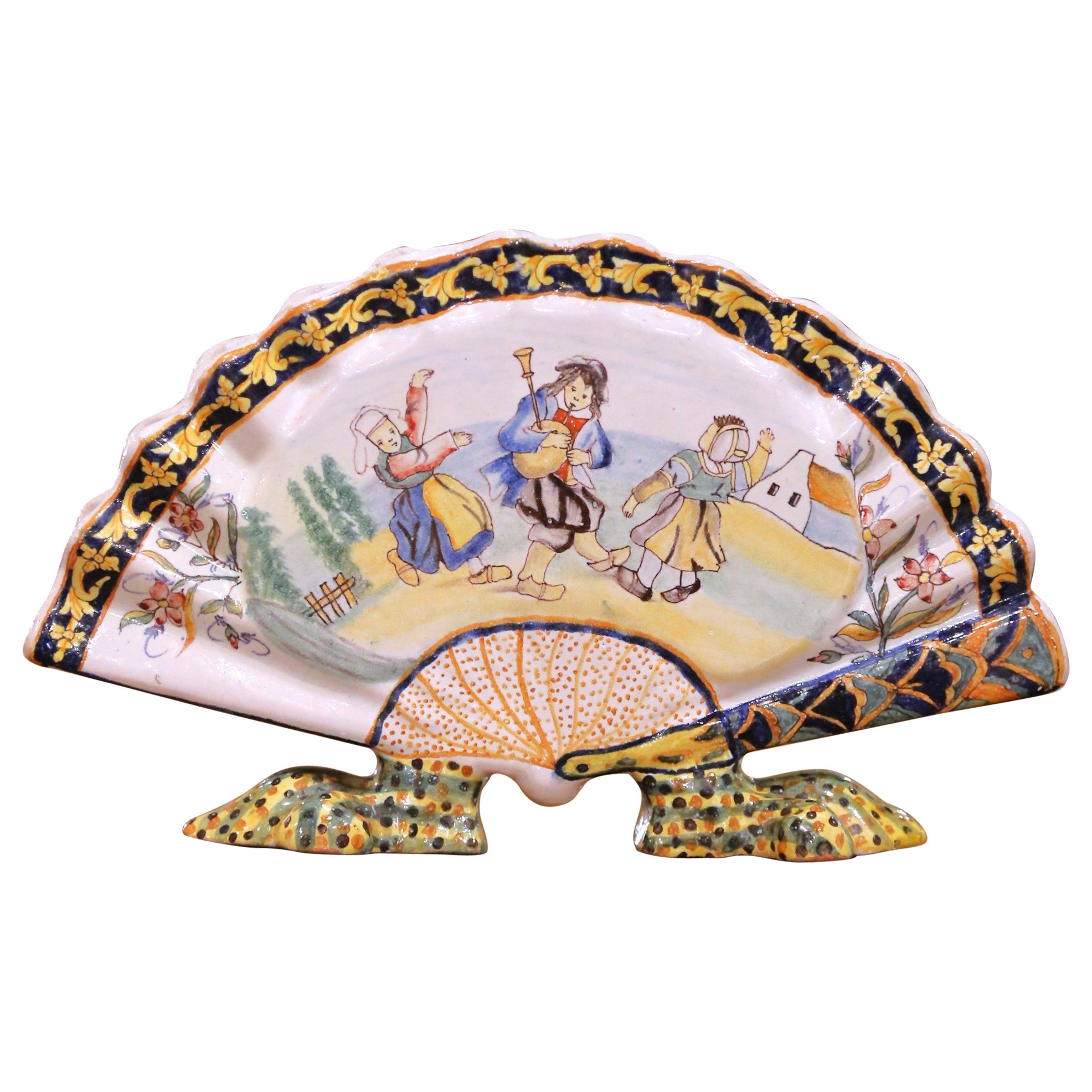 19th Century French Porquier-Beau Quimper Fan-Form Vase with Breton Figures