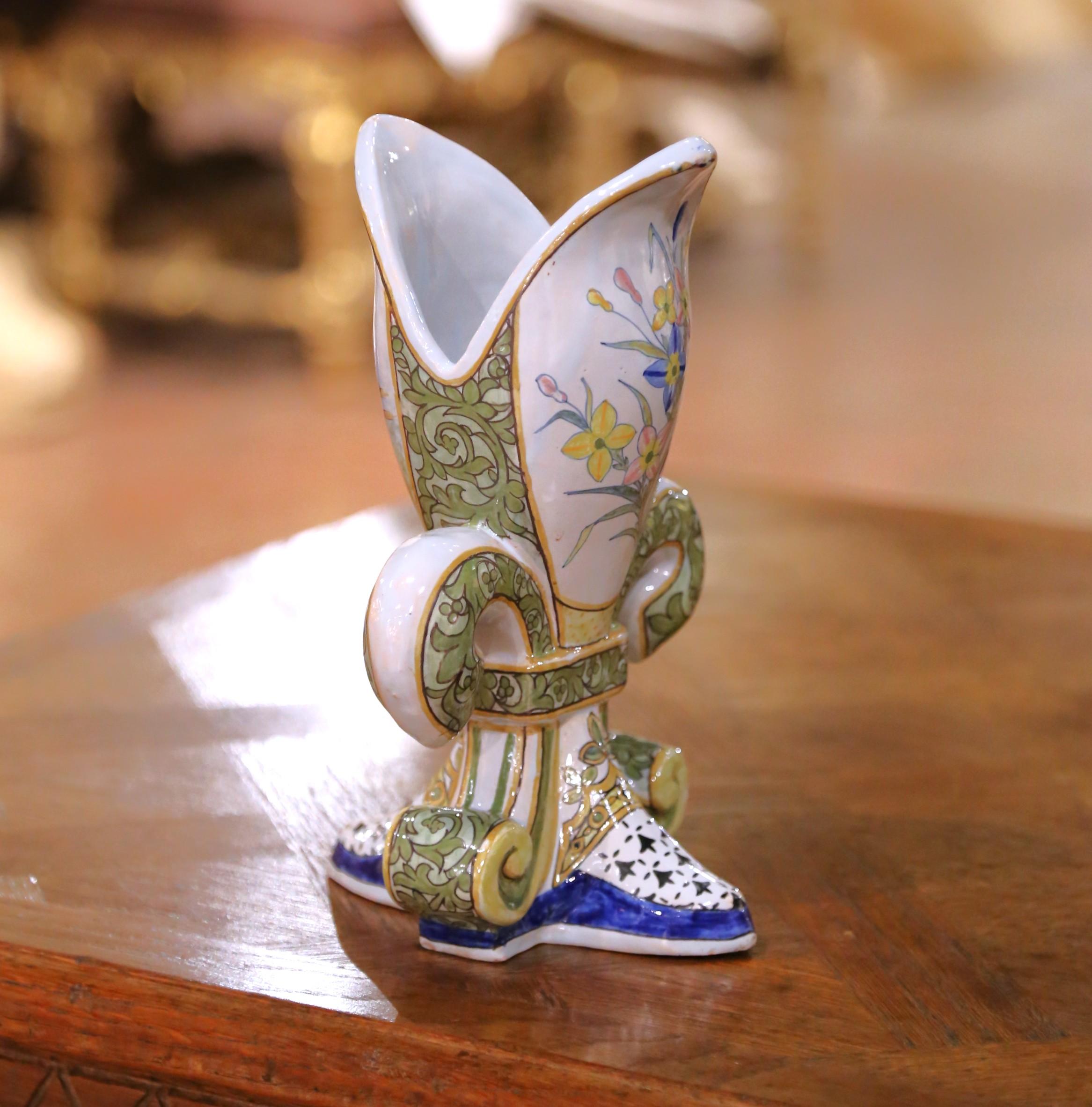 19th Century French Porquier-Beau Quimper Fleur-de-Lys Form Faience Vase In Excellent Condition For Sale In Dallas, TX
