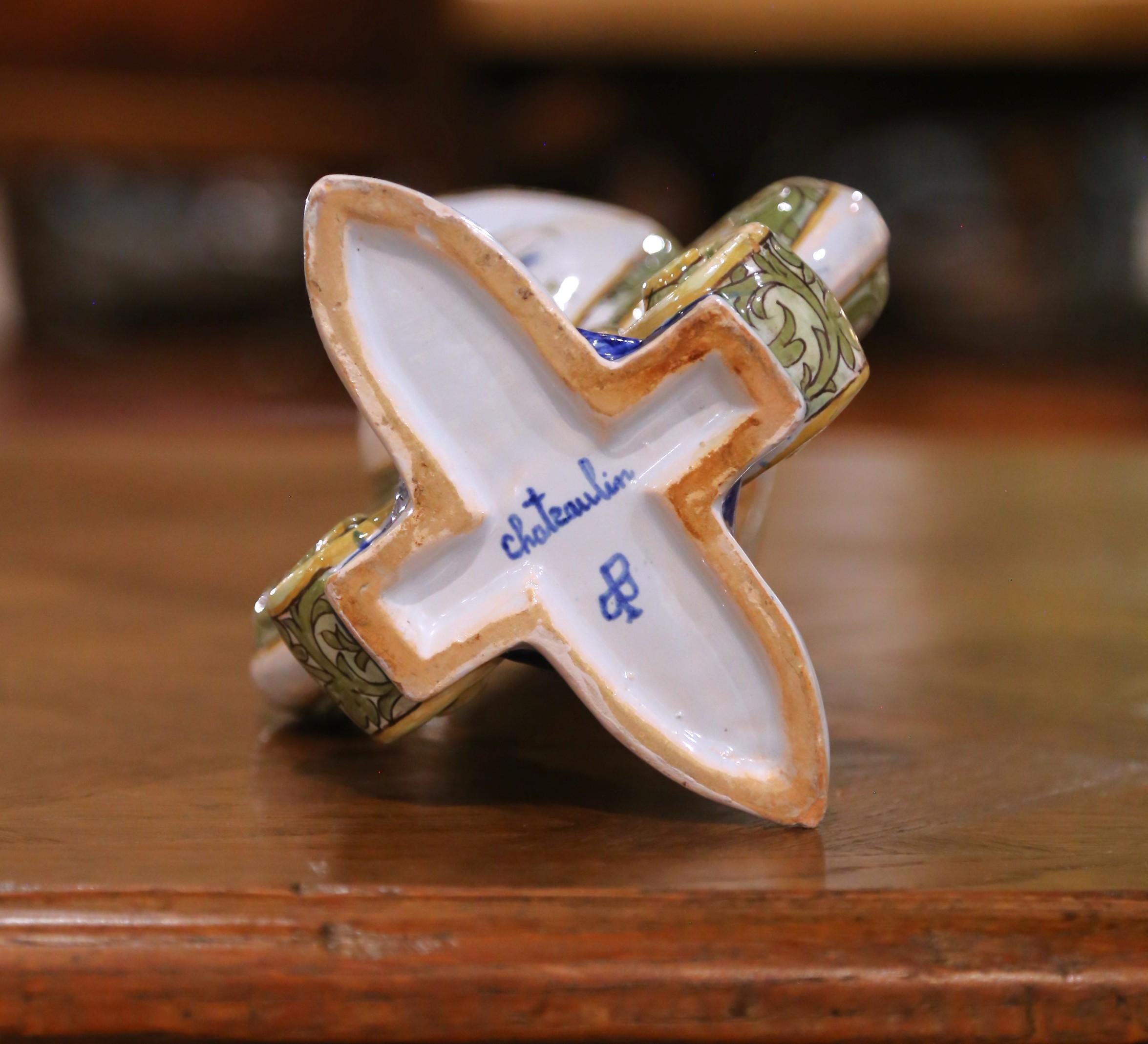 19th Century French Porquier-Beau Quimper Fleur-de-Lys Form Faience Vase For Sale 5