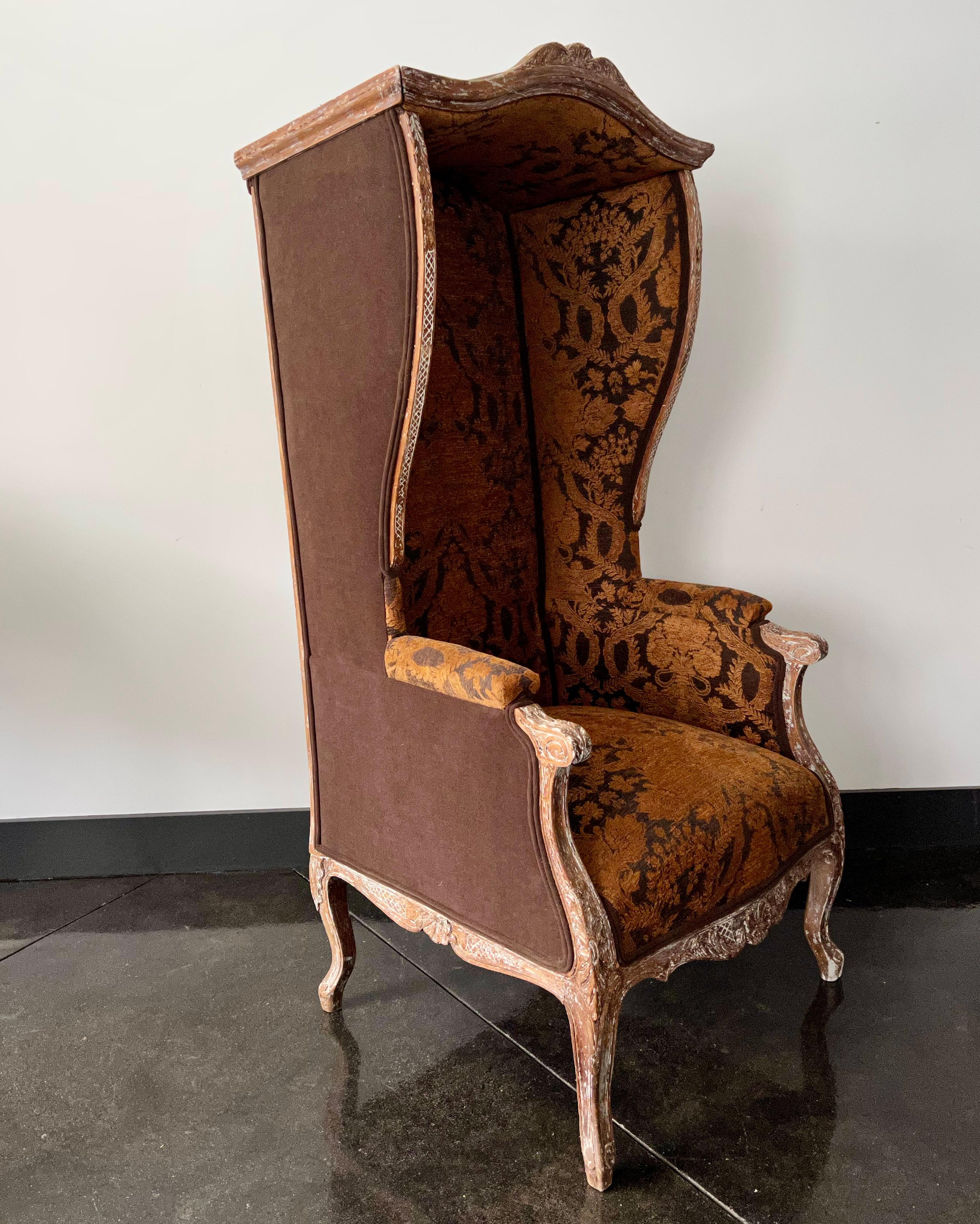 19th Century French Porter Chair/ Guérite In Good Condition In Charleston, SC