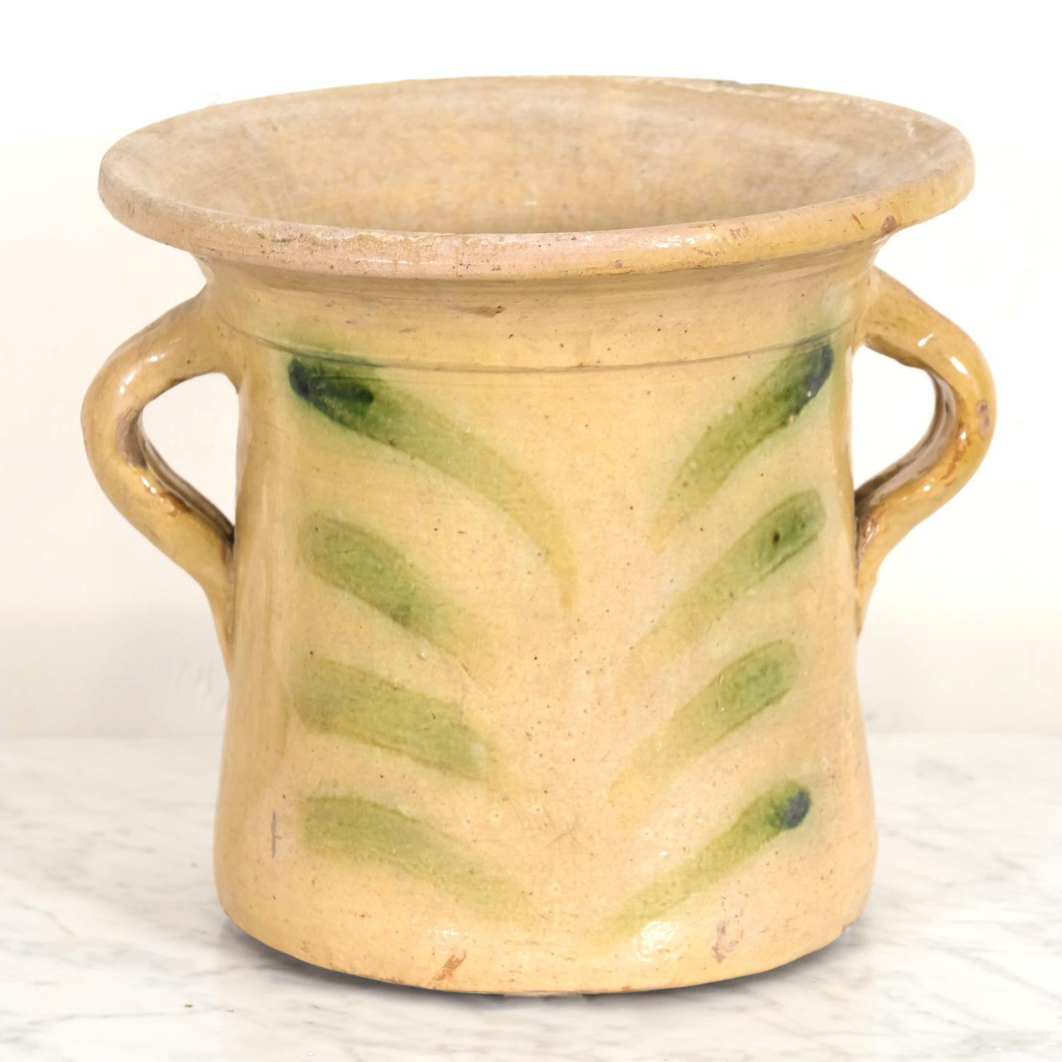 A rare and colorful early 19th century French pot d'aisance en terre vernisse or glazed terracotta chamber pot hand made in the South of France, circa early 1800s. Having a wide rim, tapered base and 