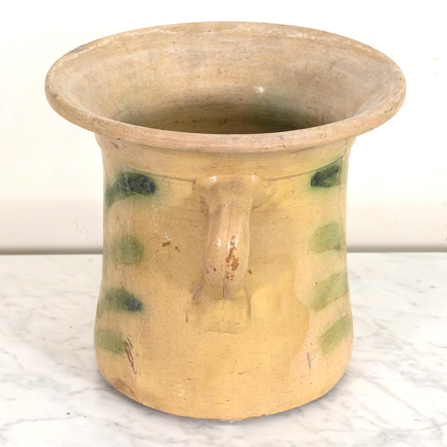 19th Century French Pot d'Aisance en Terre Vernisse or Glazed Clay Chamber Pot In Good Condition For Sale In Birmingham, AL