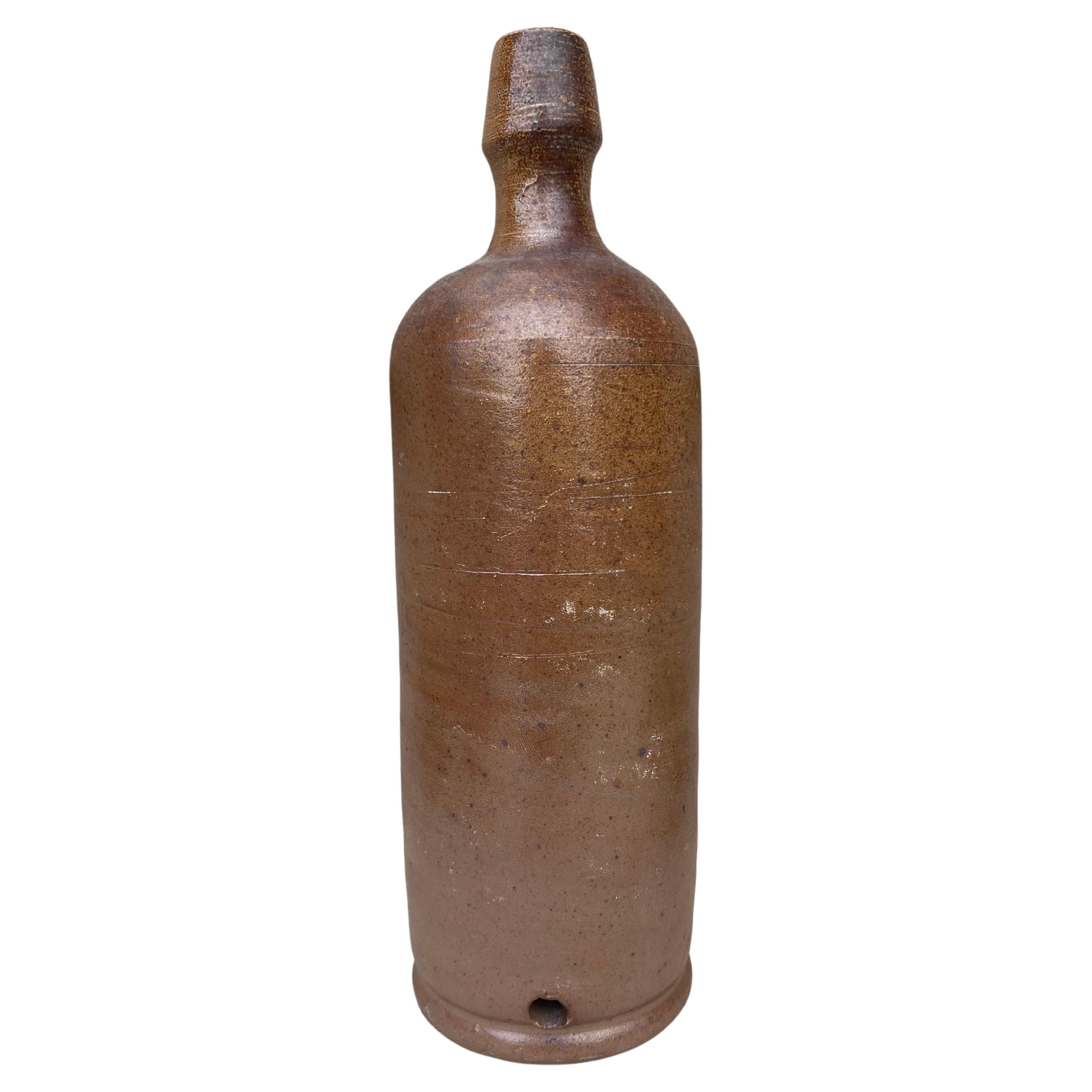 Französische Cidreflasche aus der Normandie, Ende des 19. Jahrhunderts.
13 Flaschen erhältlich, die separat verkauft werden.
Verschiedene Größen.