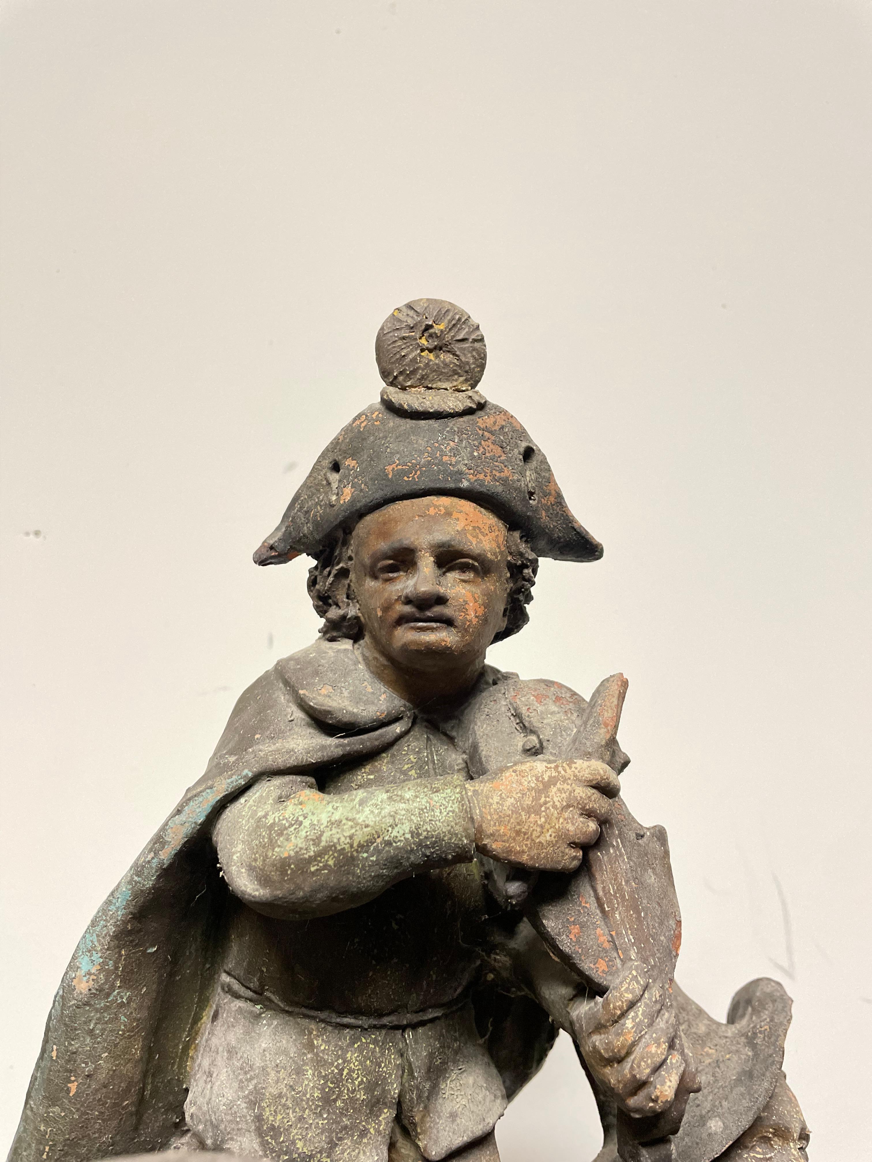 Französische Keramikgruppe des 19. Jahrhunderts mit Napoleon auf der Geige und einem schwarzen Musikanten im Angebot 14