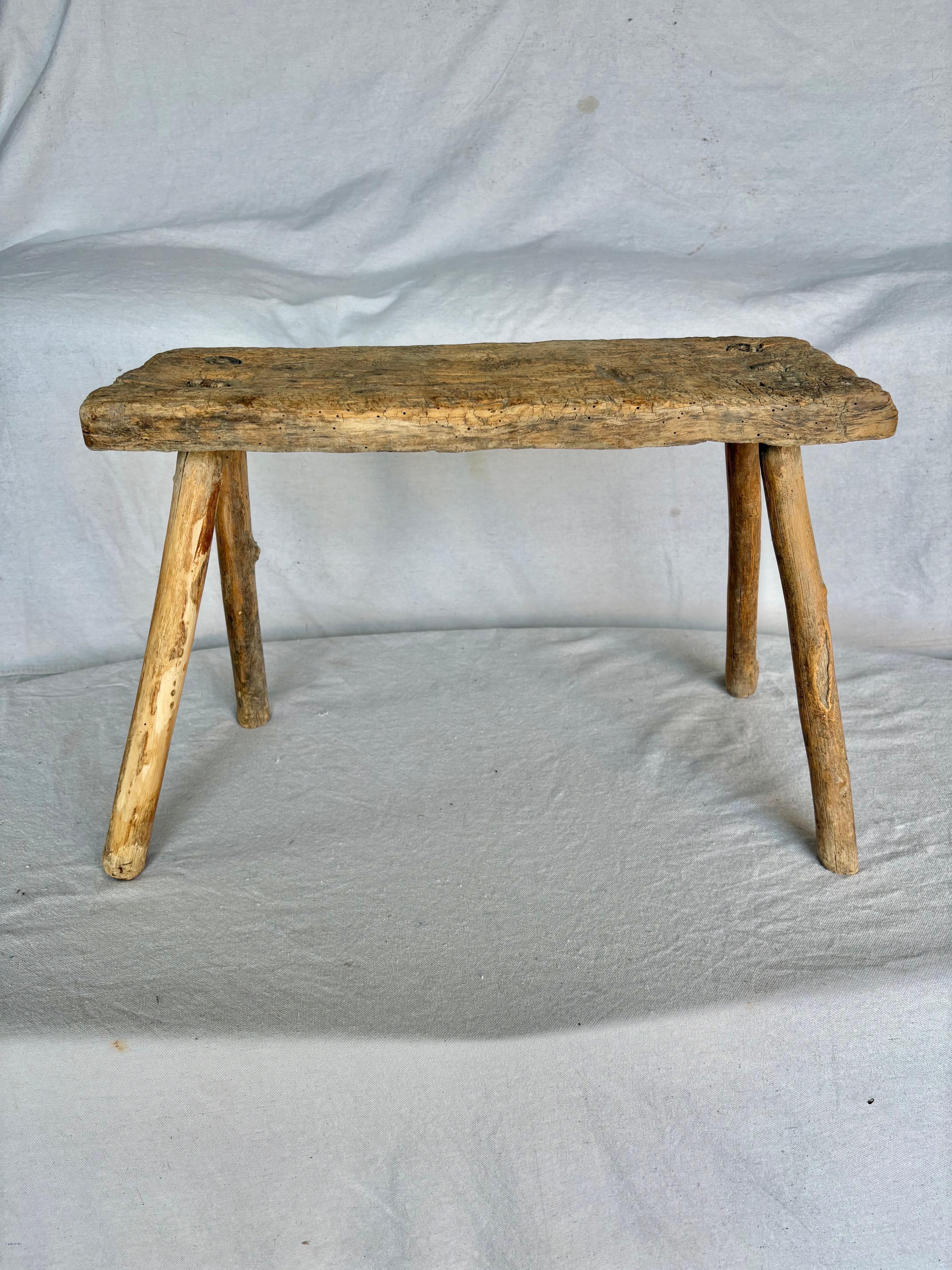 19. Jahrhundert Französisch Primitive Wood Bench im Angebot 6