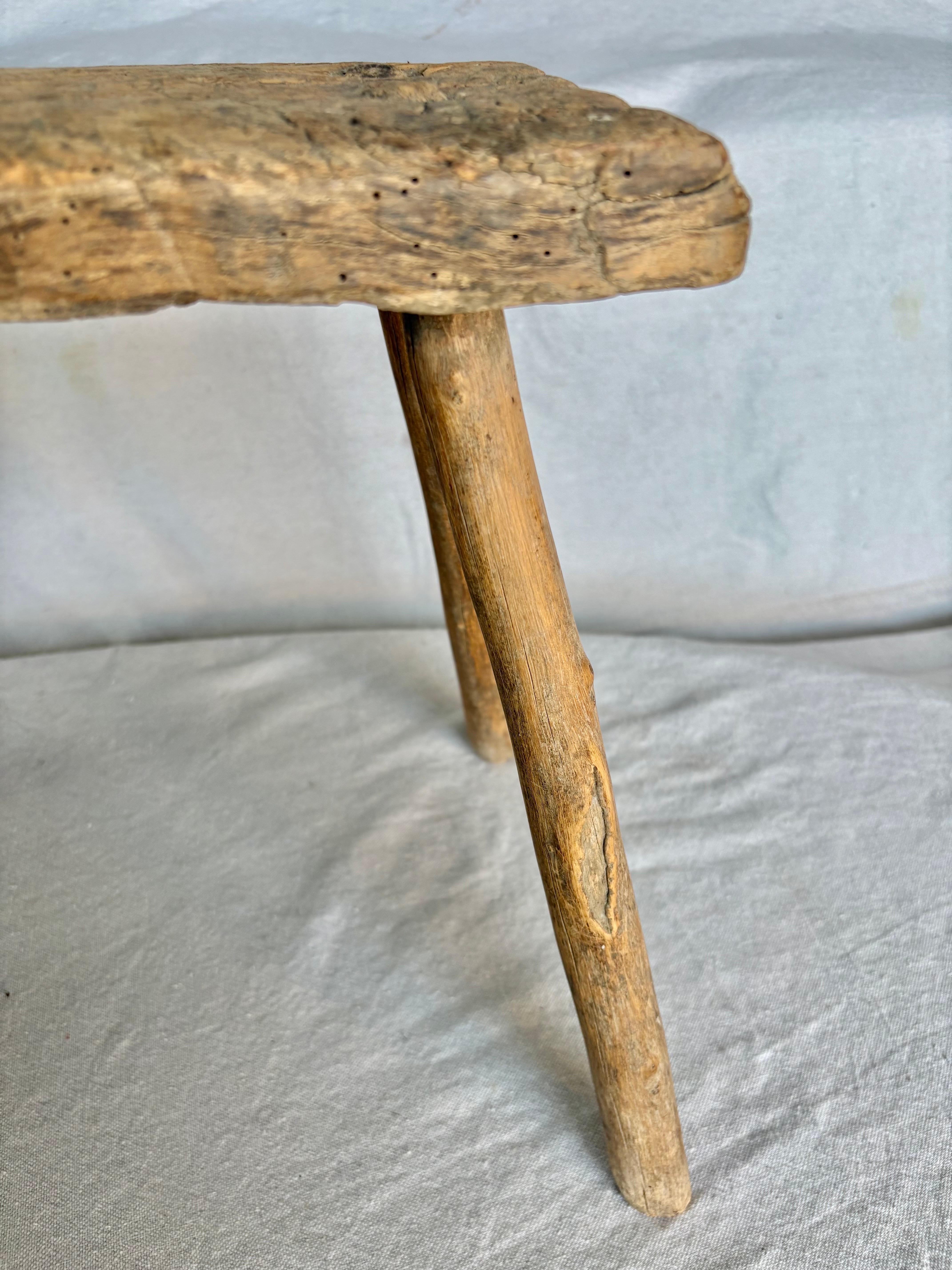 19. Jahrhundert Französisch Primitive Wood Bench im Angebot 7