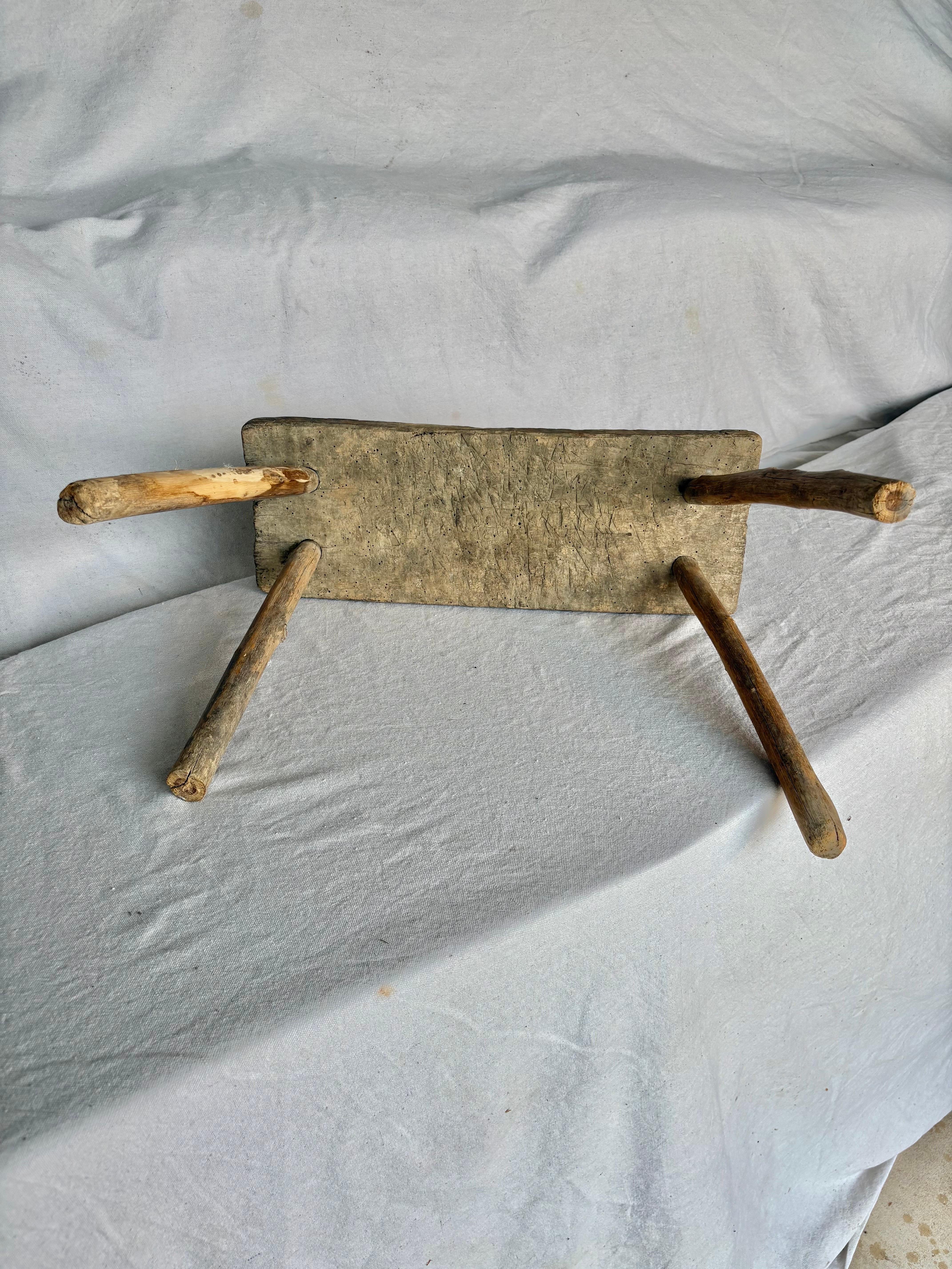 19. Jahrhundert Französisch Primitive Wood Bench im Angebot 8