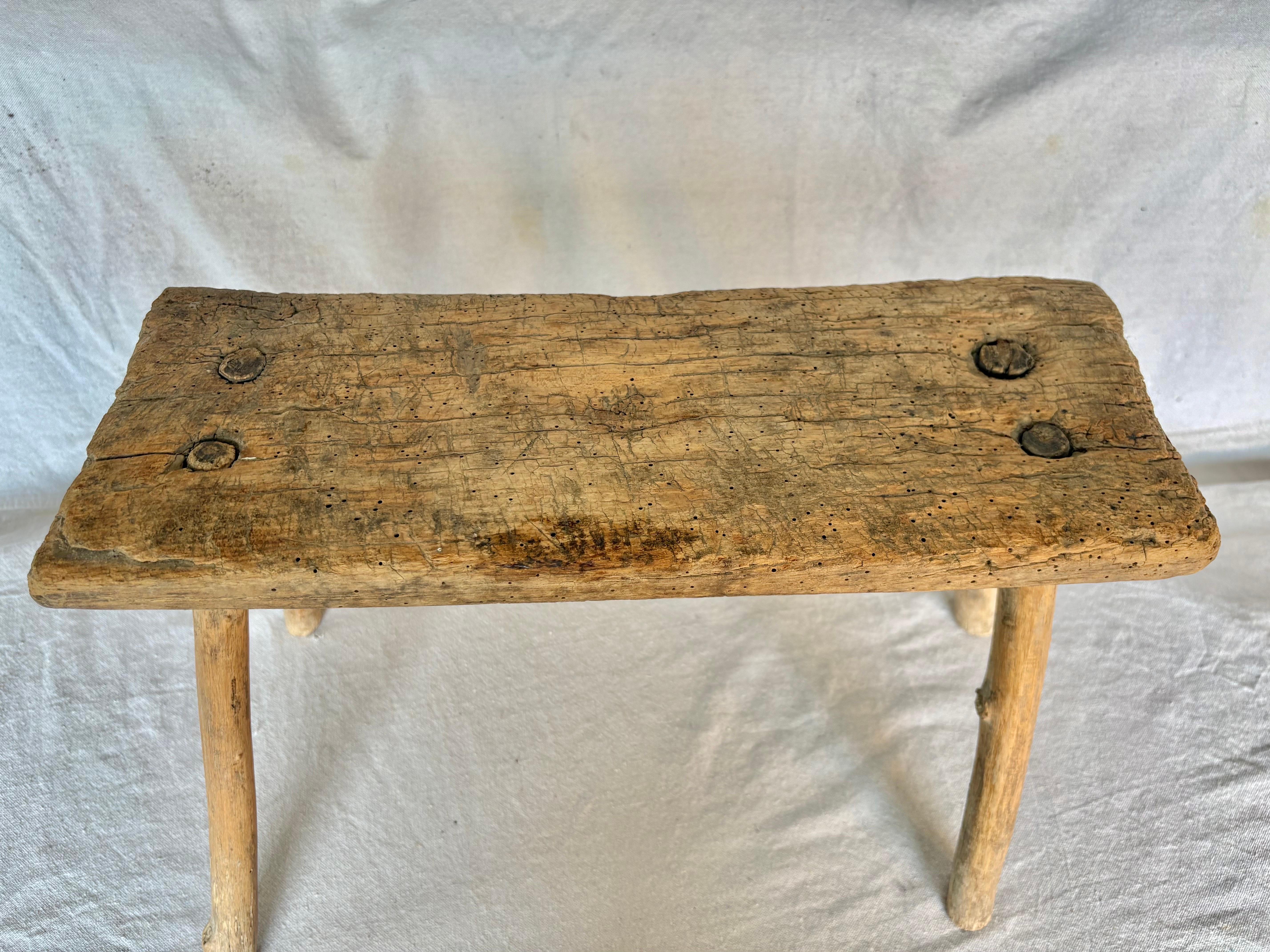 19. Jahrhundert Französisch Primitive Wood Bench (Handgefertigt) im Angebot