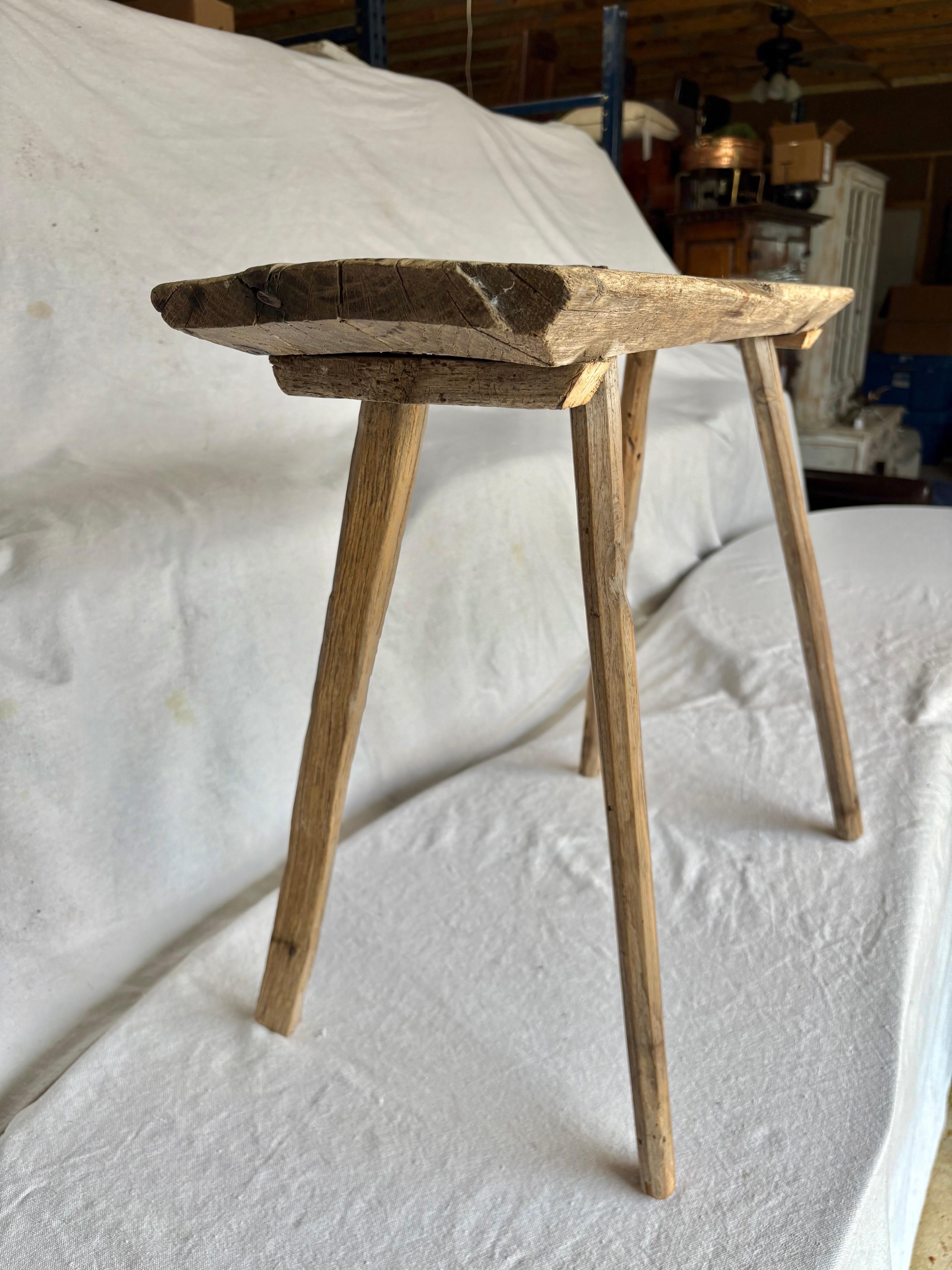 Fait main Banc en bois primitif français du 19e siècle en vente