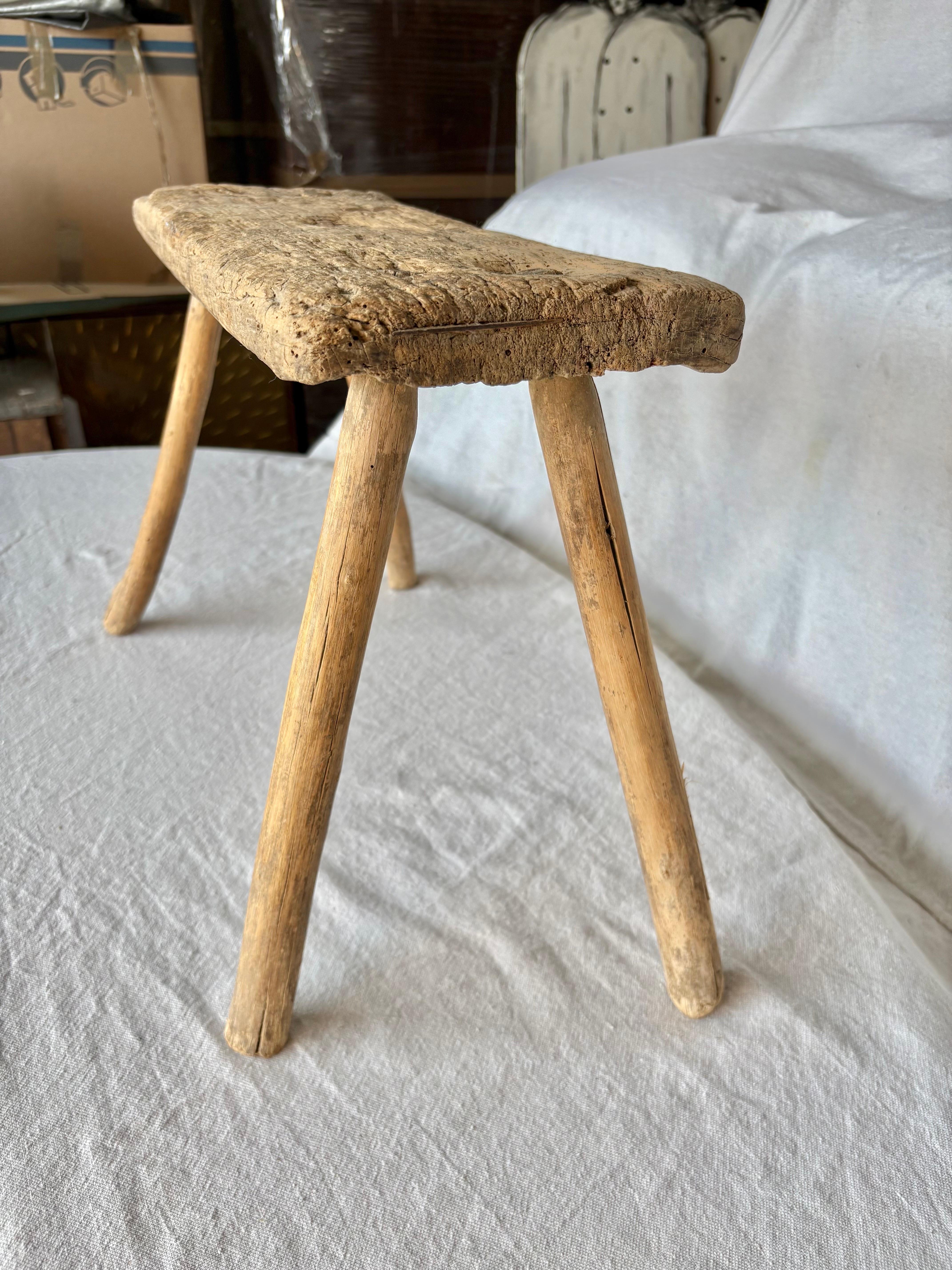 19. Jahrhundert Französisch Primitive Wood Bench im Zustand „Gut“ im Angebot in Burton, TX