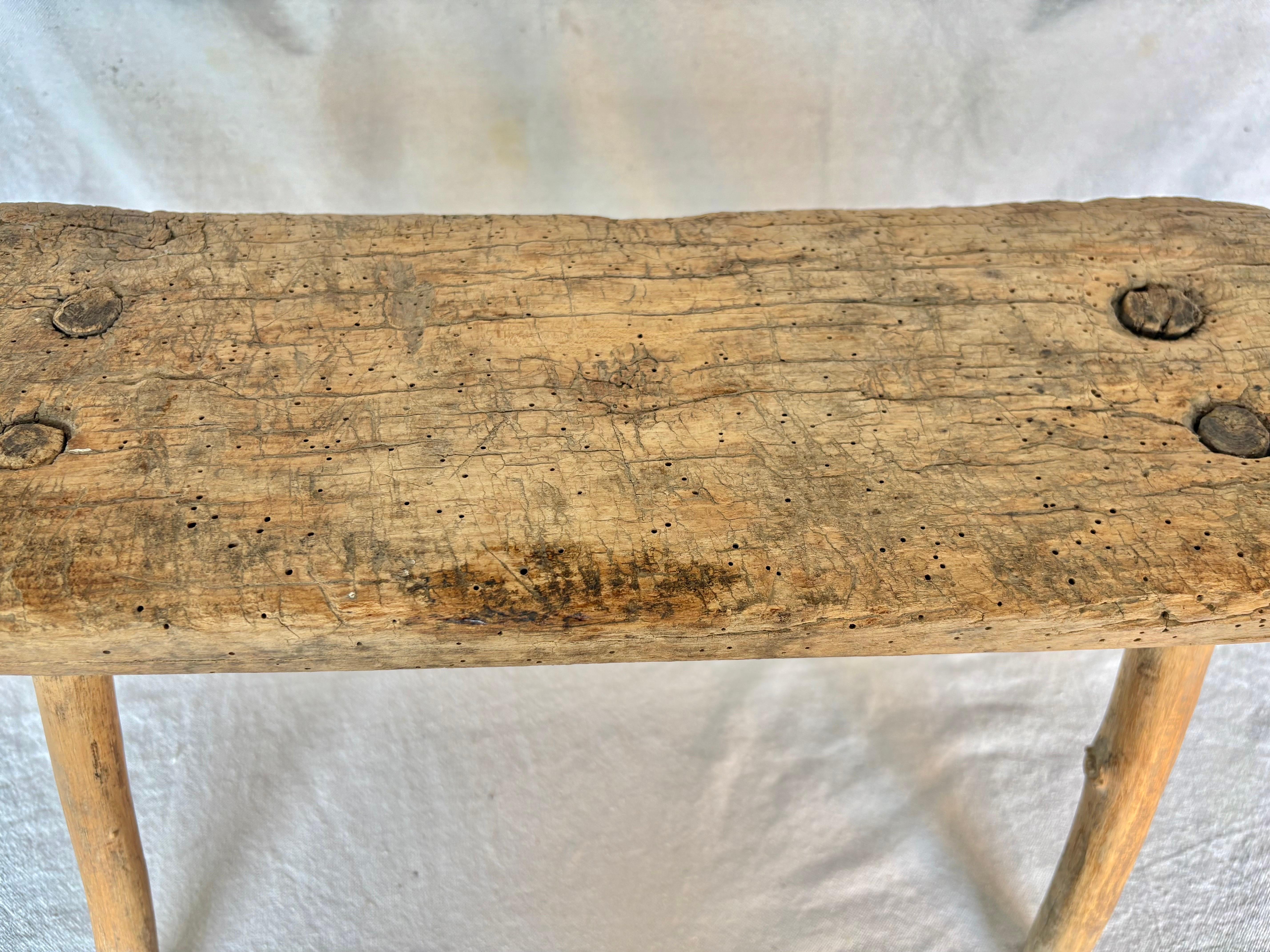 19. Jahrhundert Französisch Primitive Wood Bench im Angebot 1