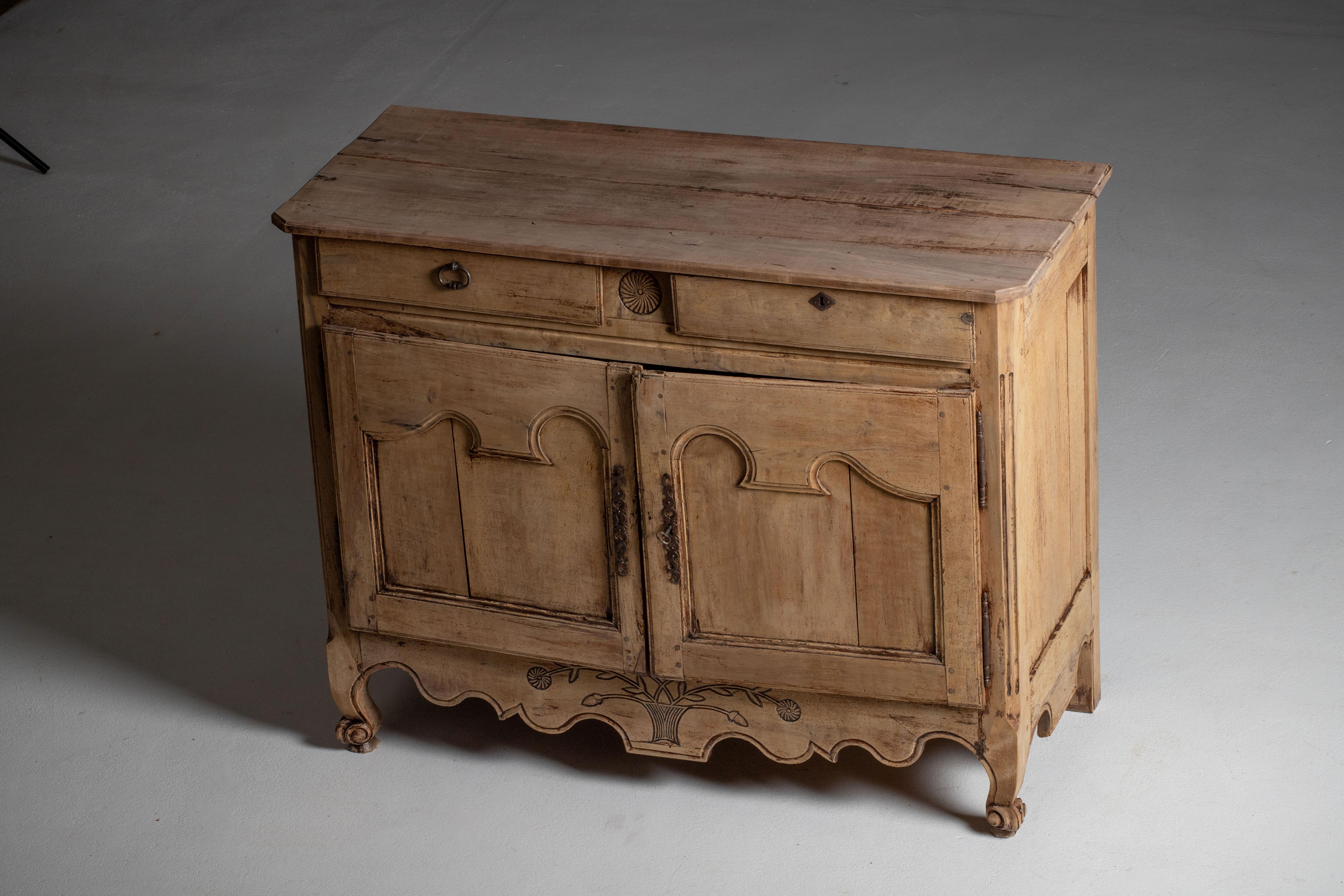 19th Century French Provencal Bleached Oak Buffet Cabinet For Sale 13