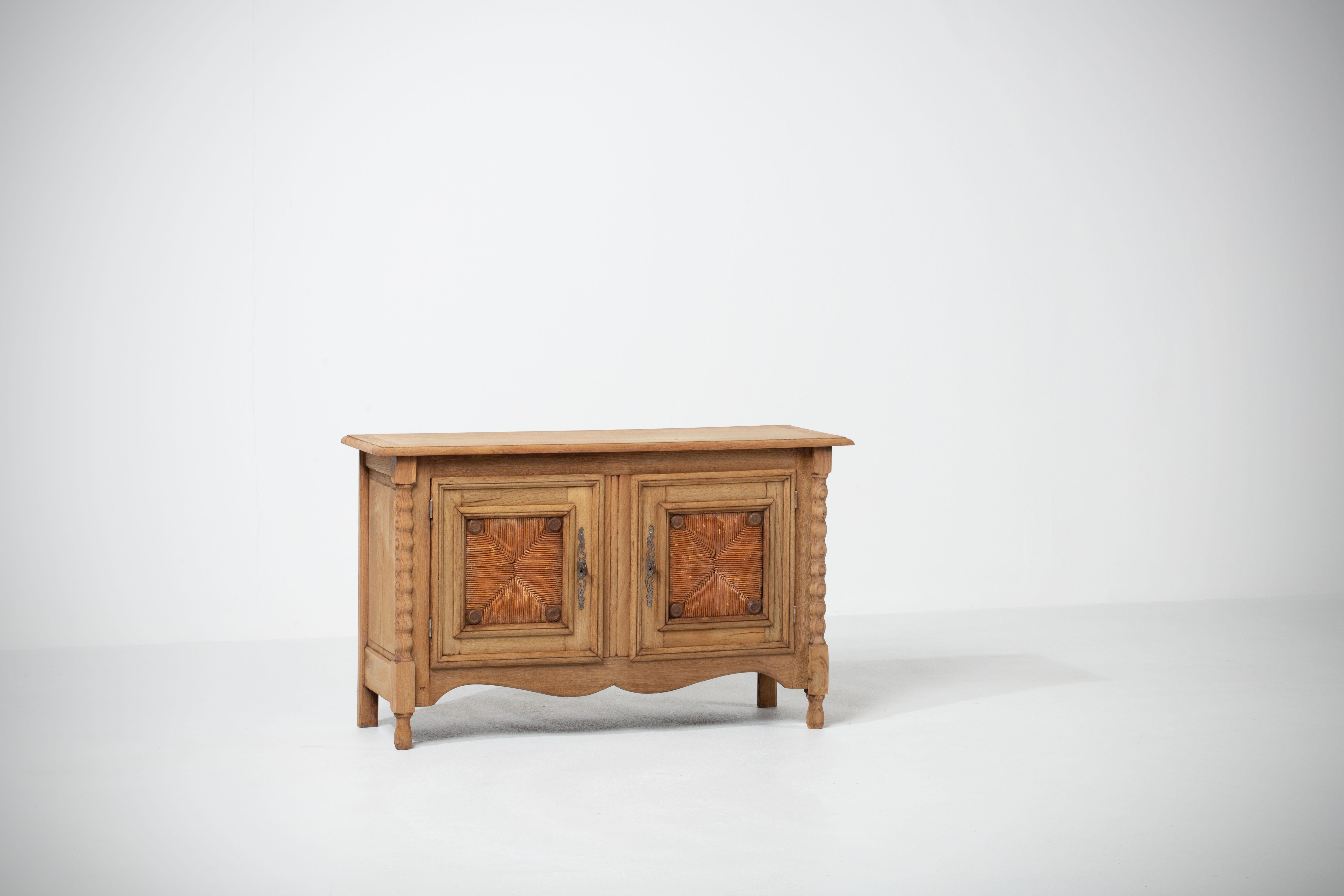 20th Century French Provencal Bleached Oak Buffet Cabinet In Good Condition For Sale In Wiesbaden, DE