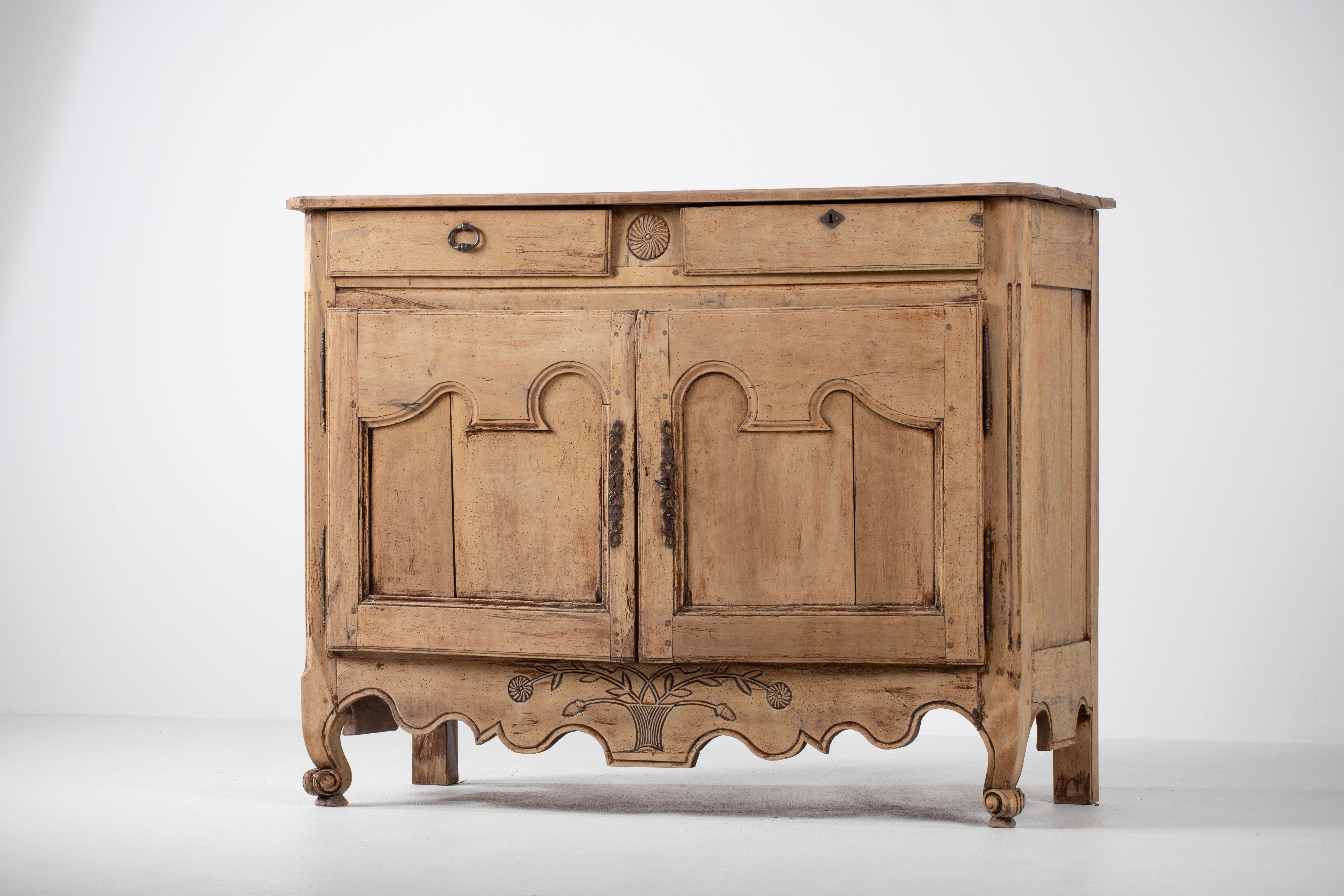 19th Century French Provencal Bleached Oak Buffet Cabinet For Sale 1
