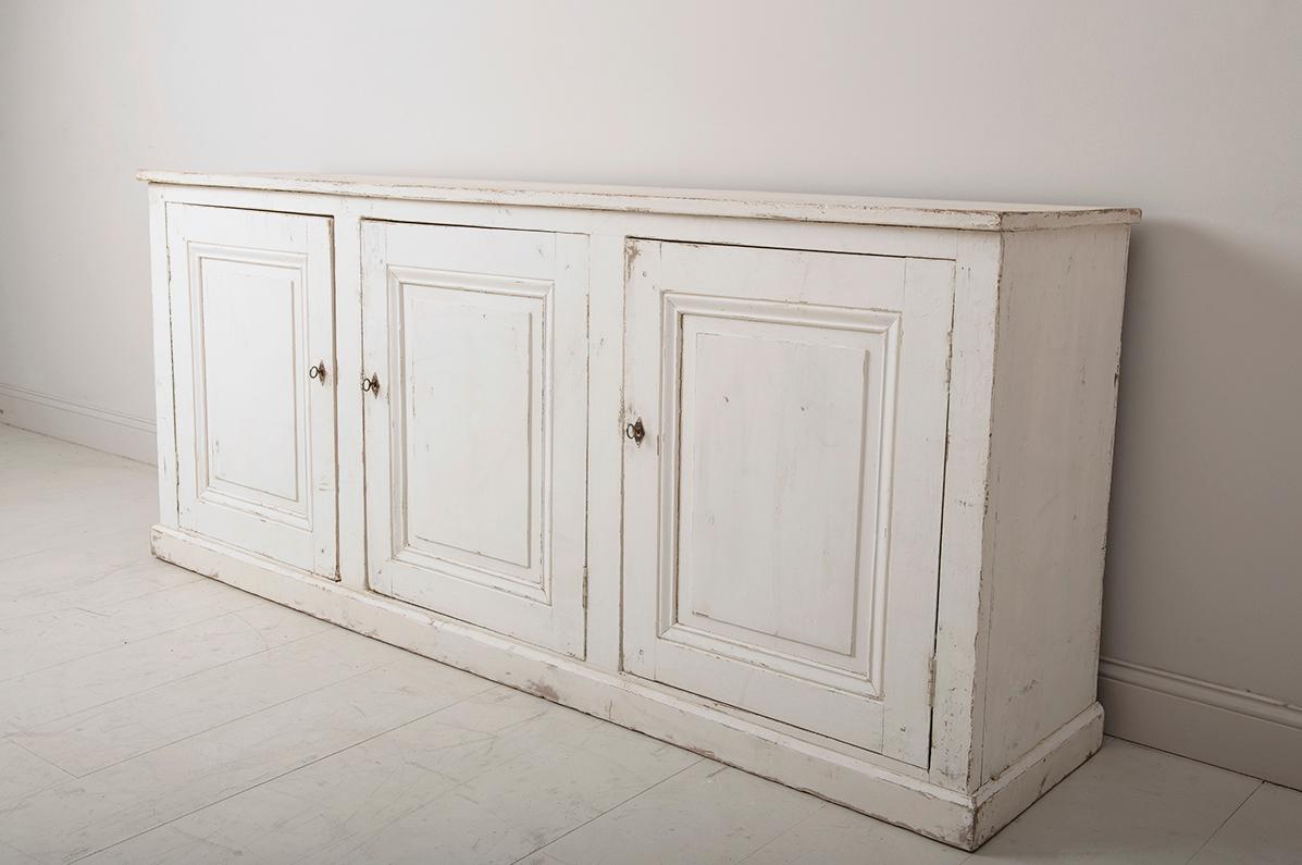 Hand-Carved 19th Century French Provençal Louis Philippe Style Enfilade in Aged Patina