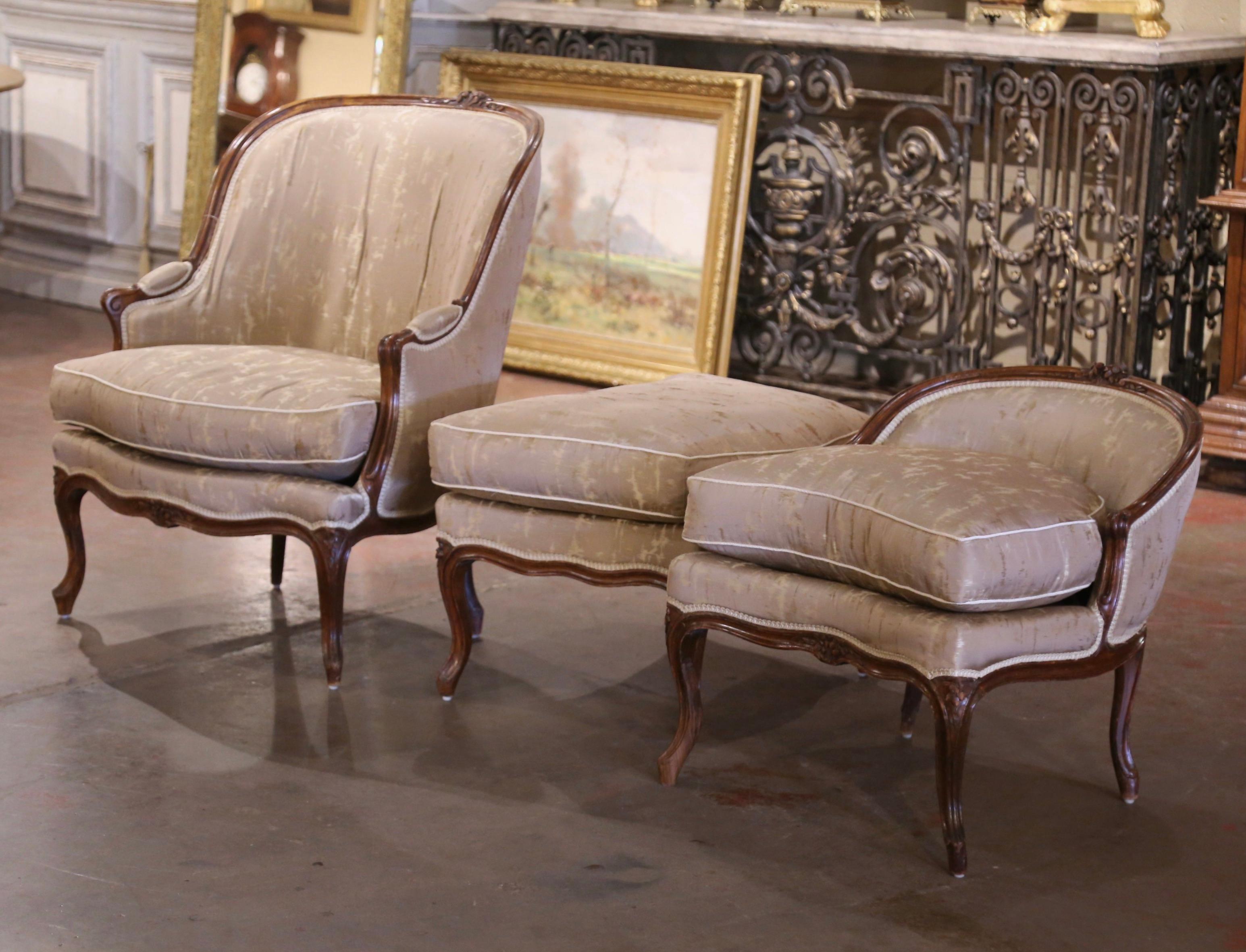 19th Century French Provencal Louis XV Carved Walnut Three-Piece Chaise Longue For Sale 2