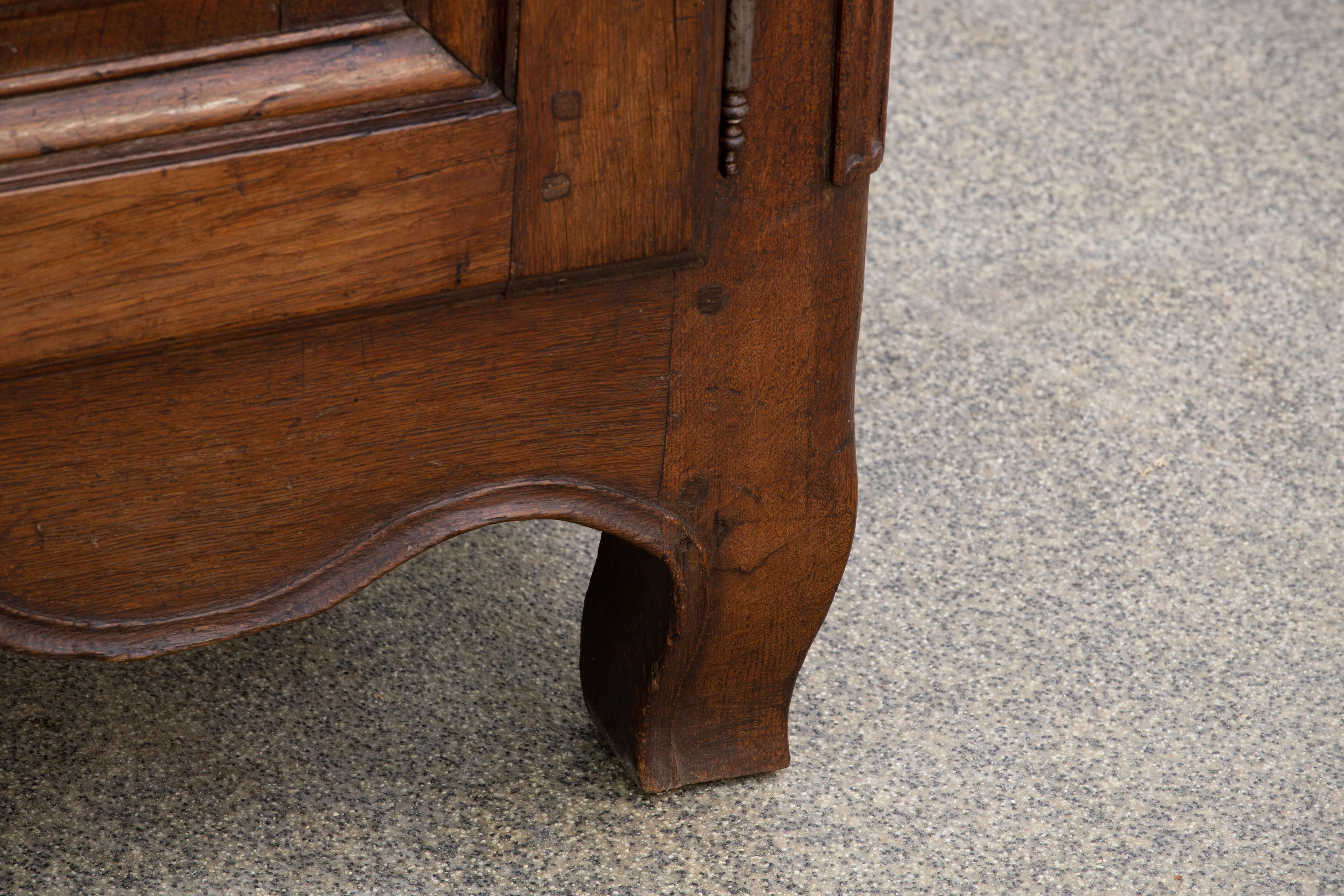 19th Century French Provencal Oak Buffet Cabinet For Sale 6