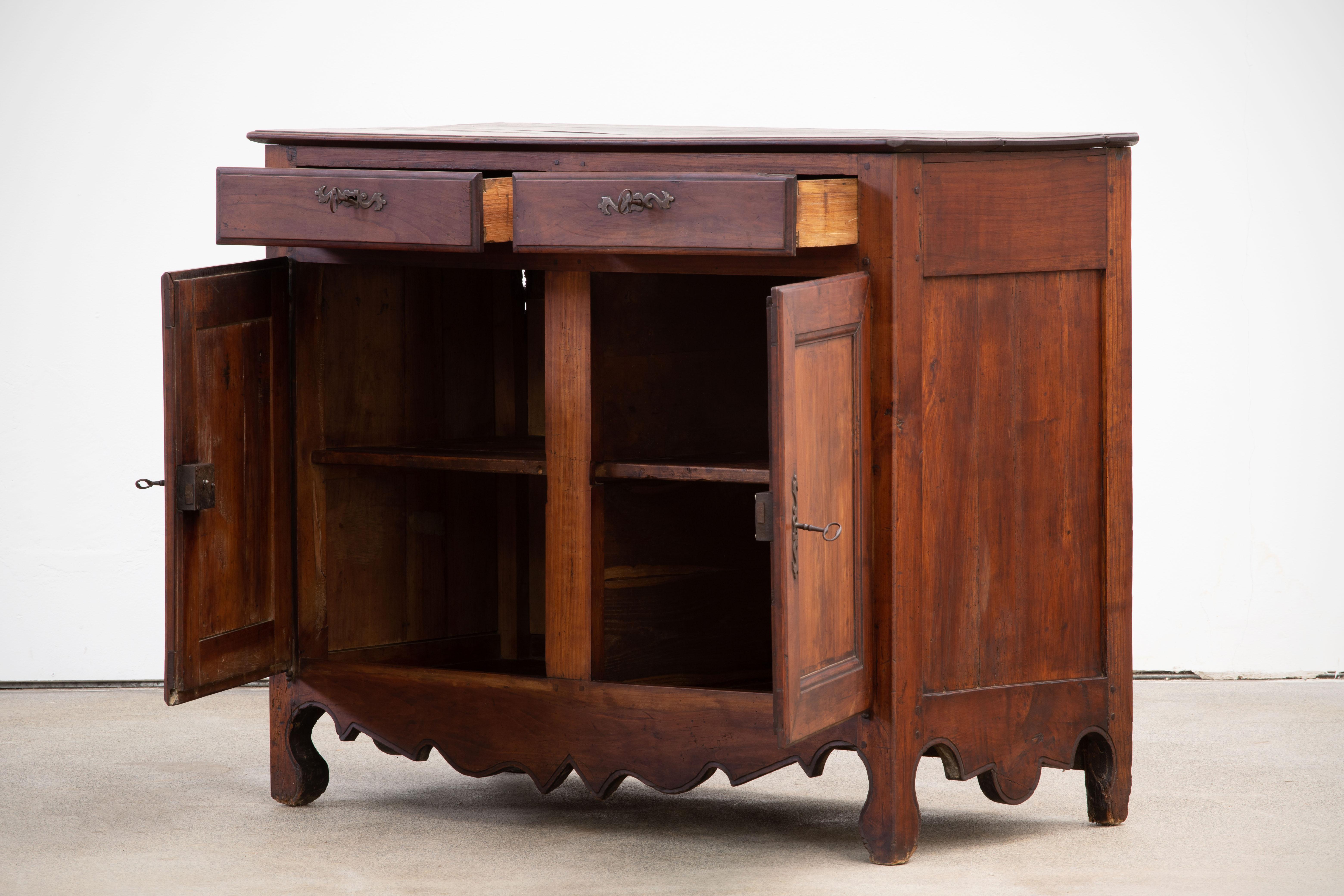 19th Century French Provencal Oak Buffet Cabinet For Sale 10