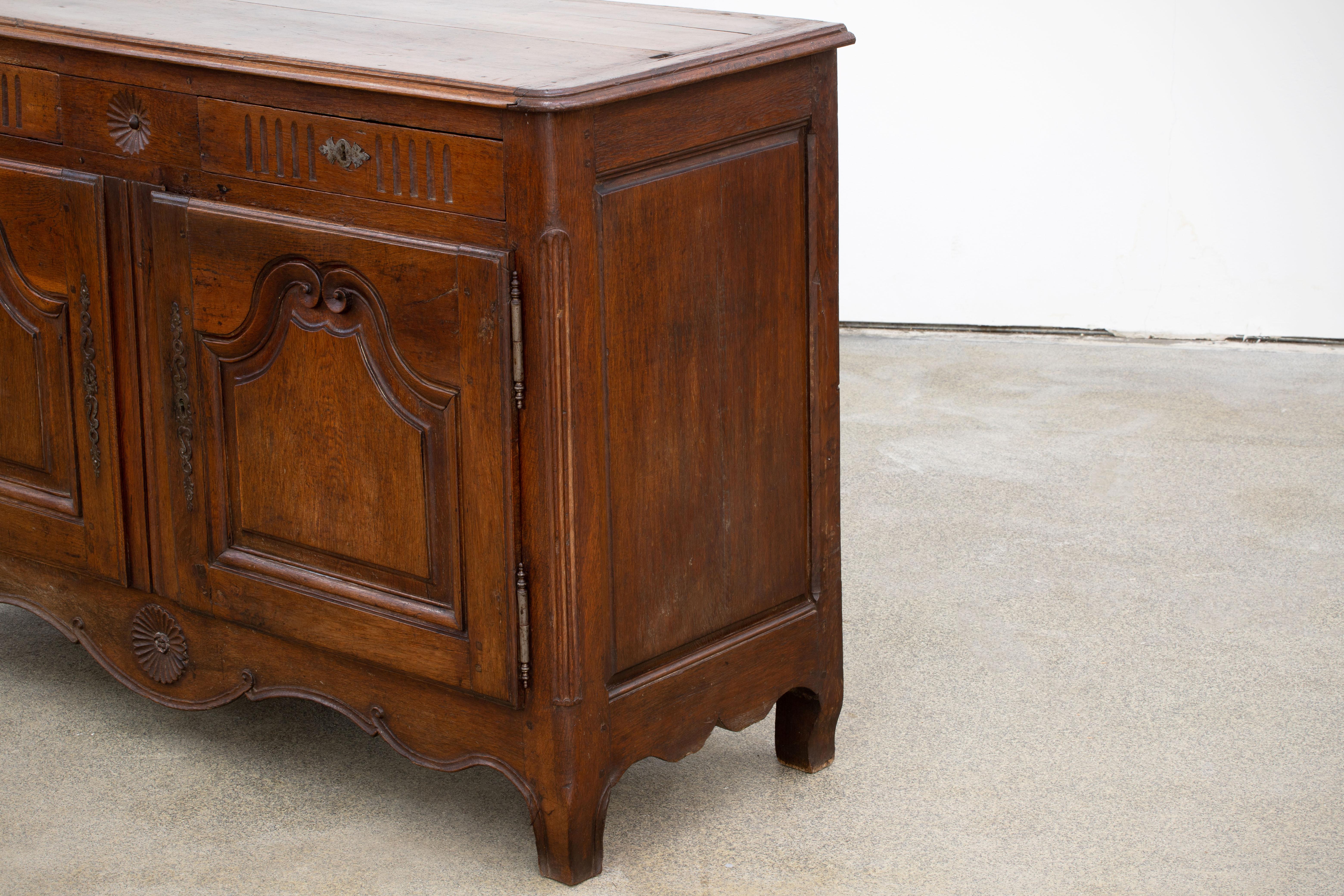 19th Century French Provencal Oak Buffet Cabinet For Sale 10