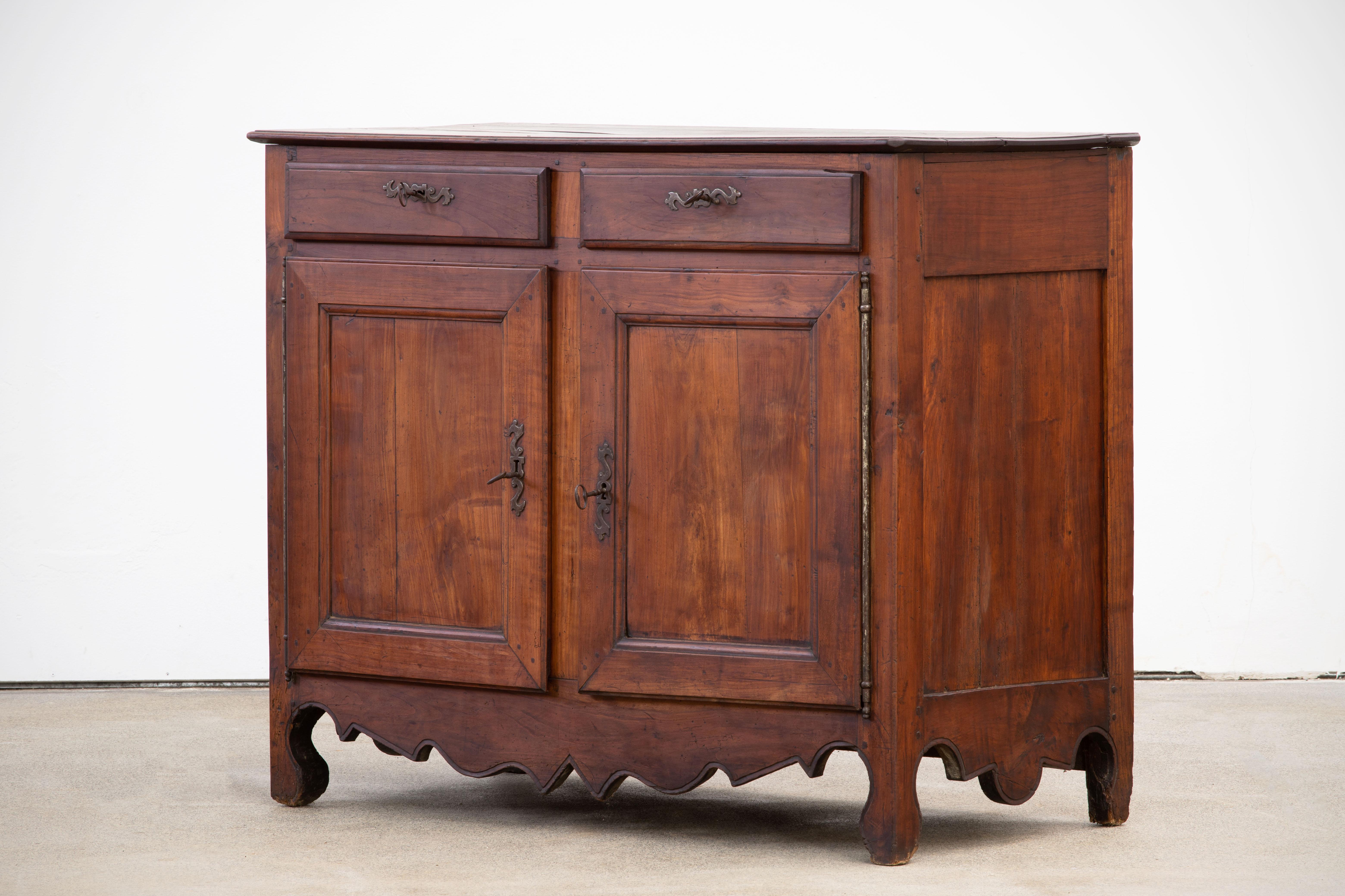 19th Century French Provencal Oak Buffet Cabinet For Sale 12