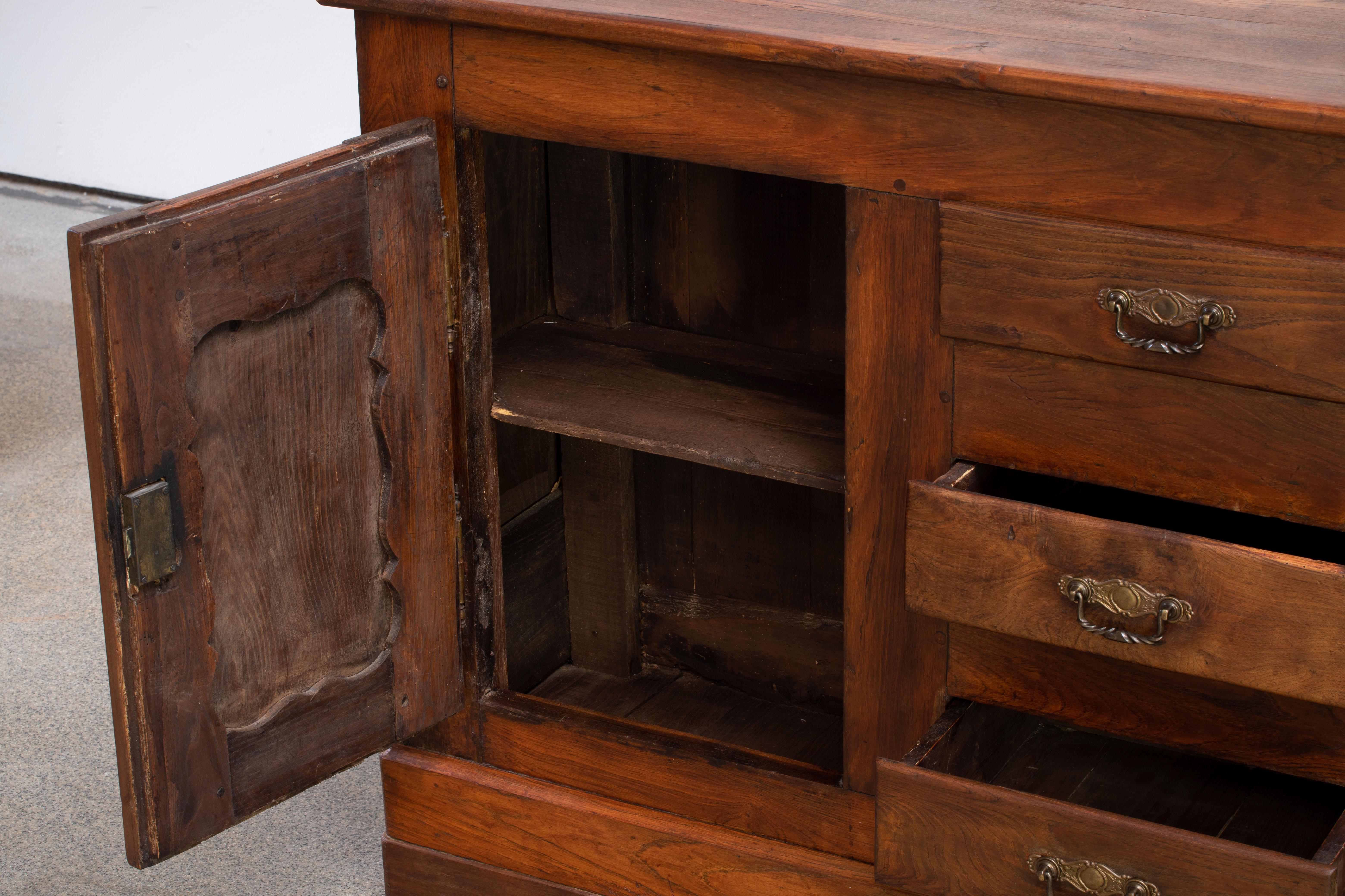 19th Century French Provencal Oak Buffet Cabinet For Sale 1