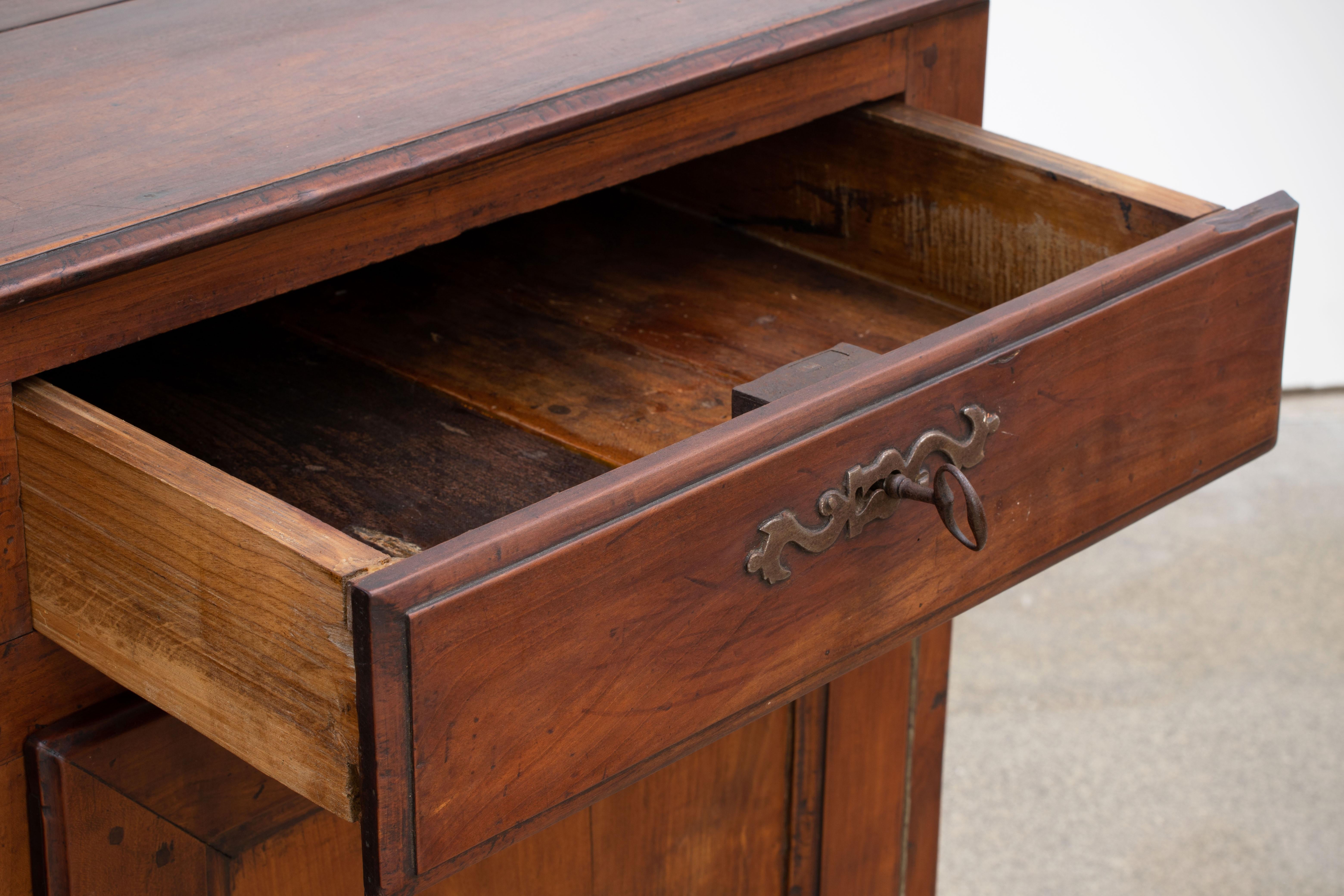 19th Century French Provencal Oak Buffet Cabinet For Sale 3