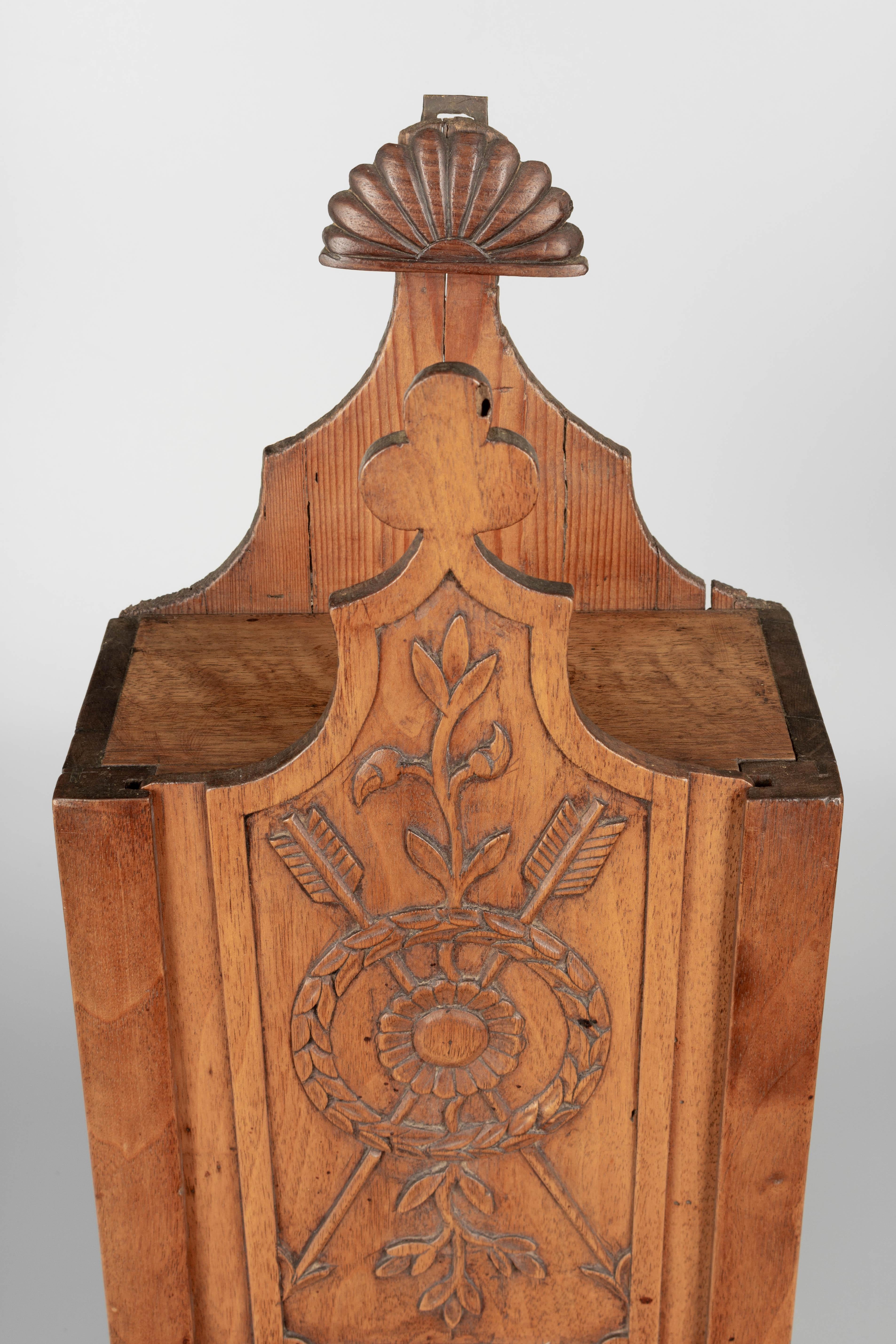 19th Century French Provencal Walnut Fariniere Box For Sale 4