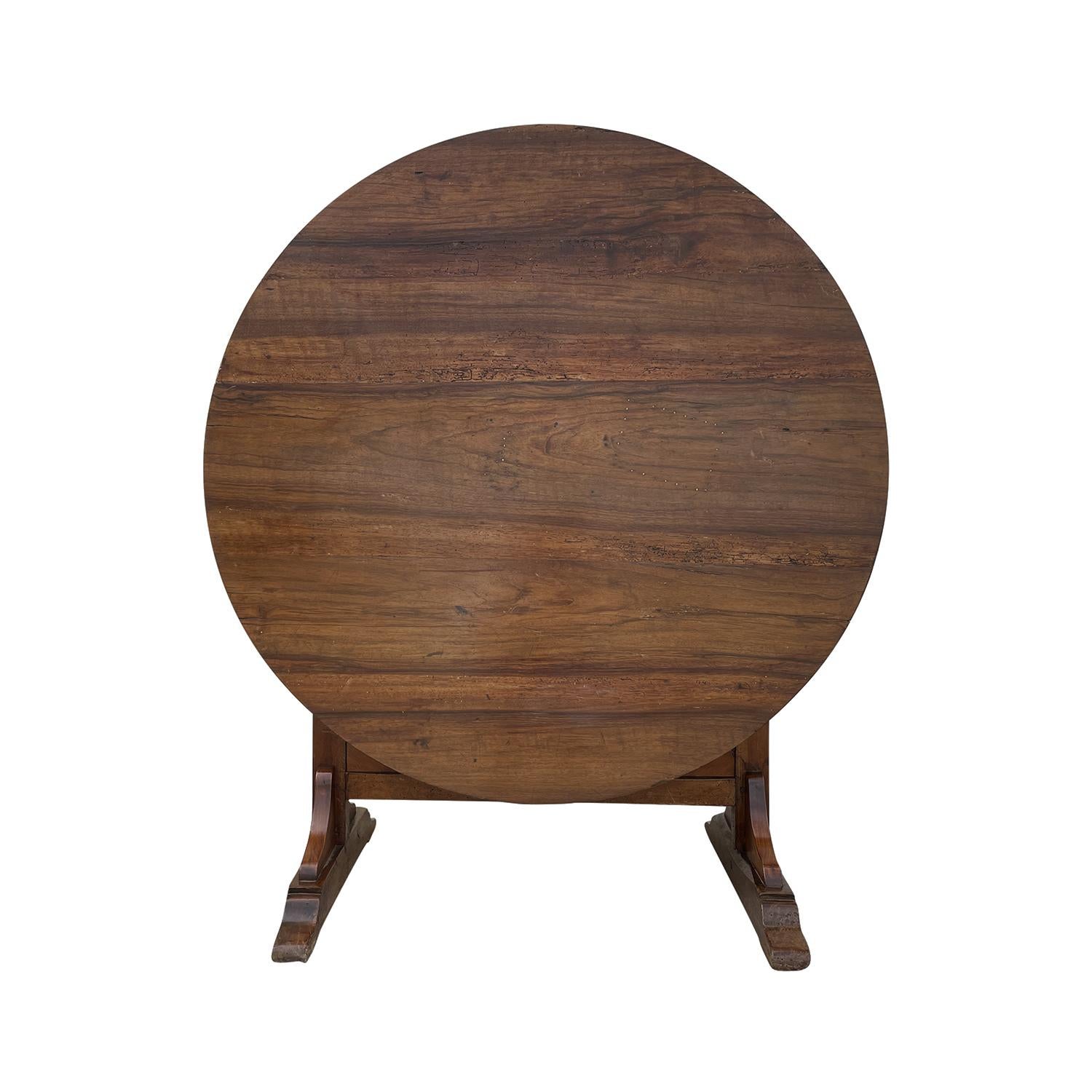 Französischer provenzalischer klappbarer Weintisch aus Nussbaumholz aus dem 19. Jahrhundert – antiker Mitteltisch (Walnuss) im Angebot