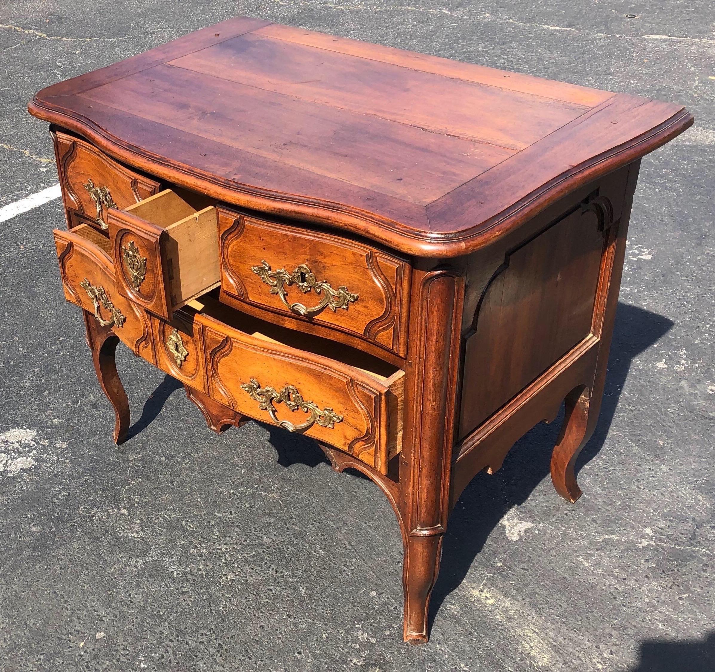 19th Century French Provencial 4-Drawer Commode In Good Condition For Sale In Charleston, SC