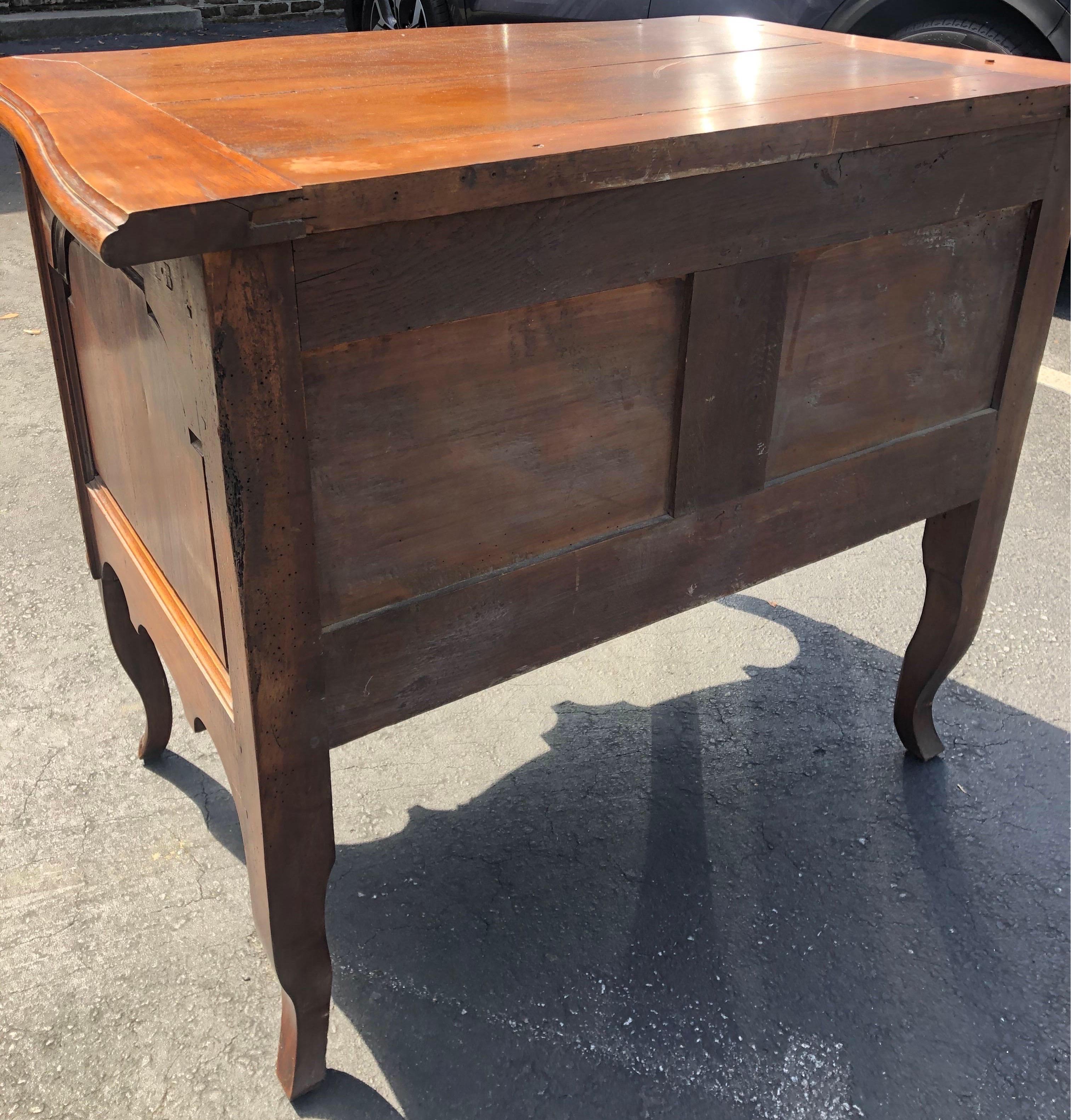Walnut 19th Century French Provencial 4-Drawer Commode For Sale