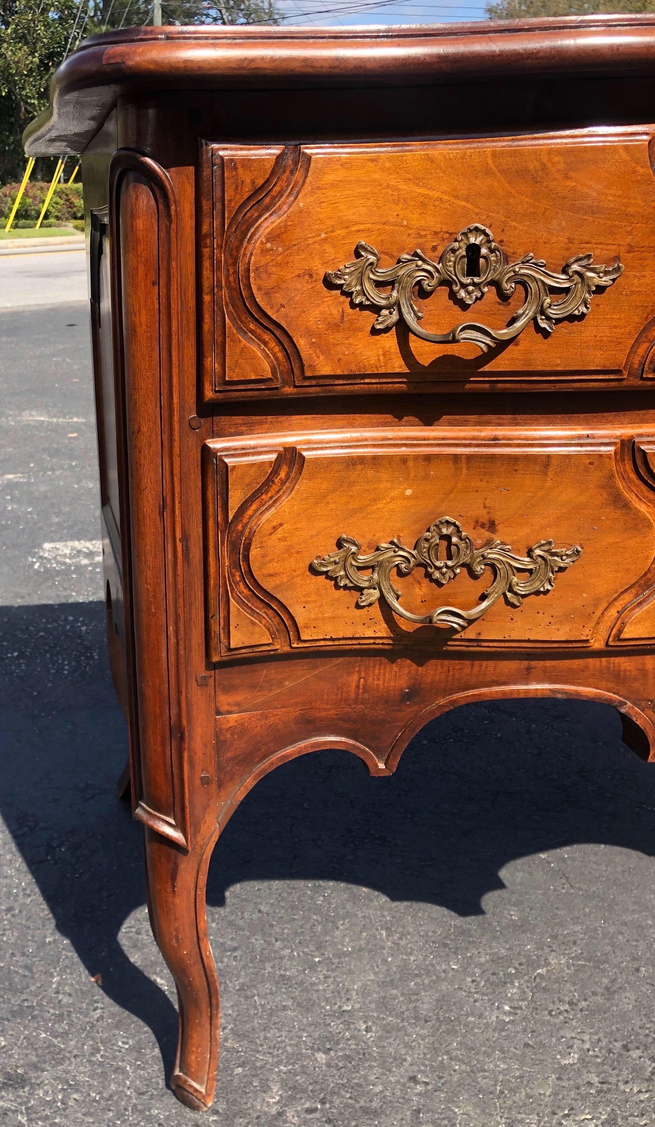 19th Century French Provencial 4-Drawer Commode For Sale 1