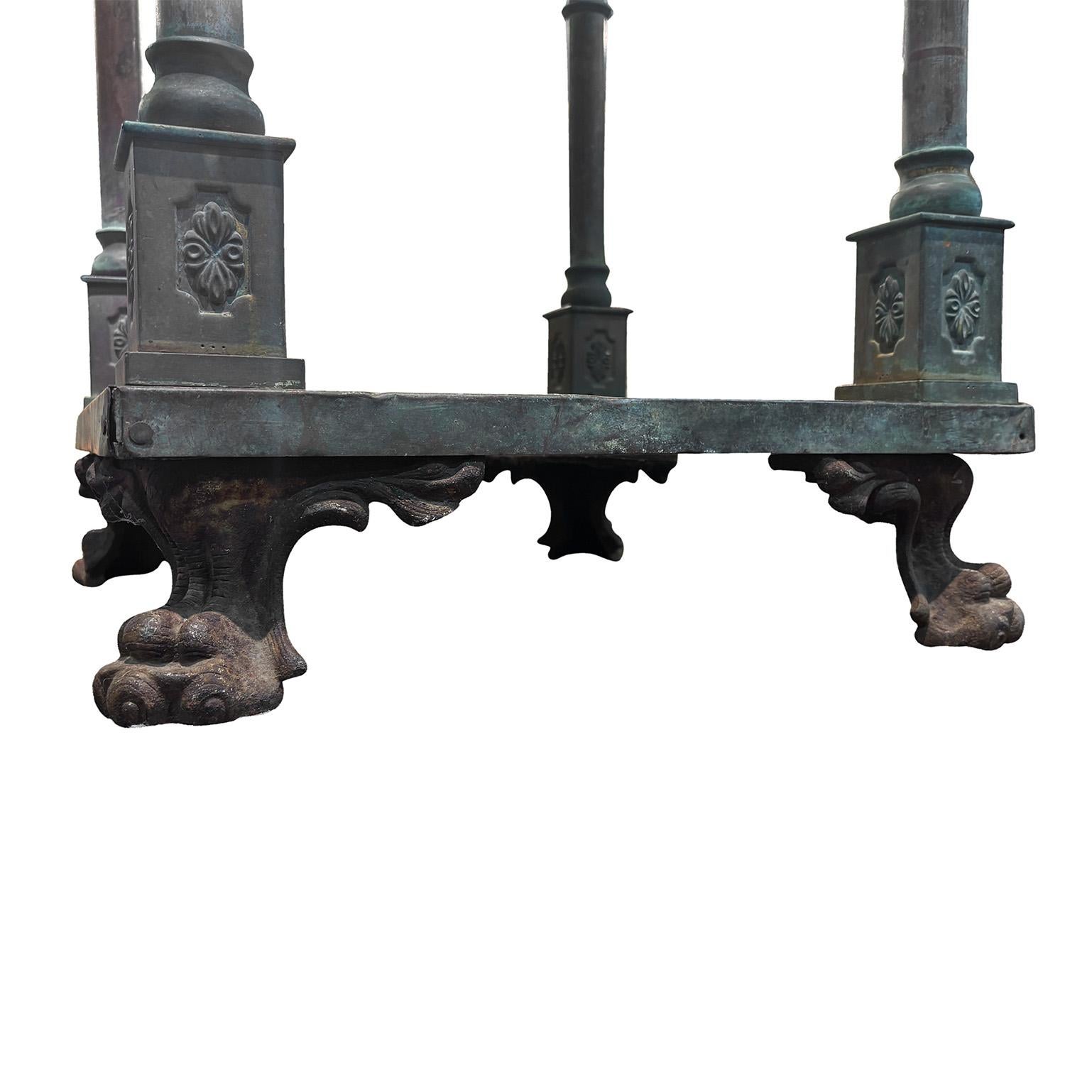 Tabernacle provincial français ancien en cuivre du 19ème siècle en vente 3