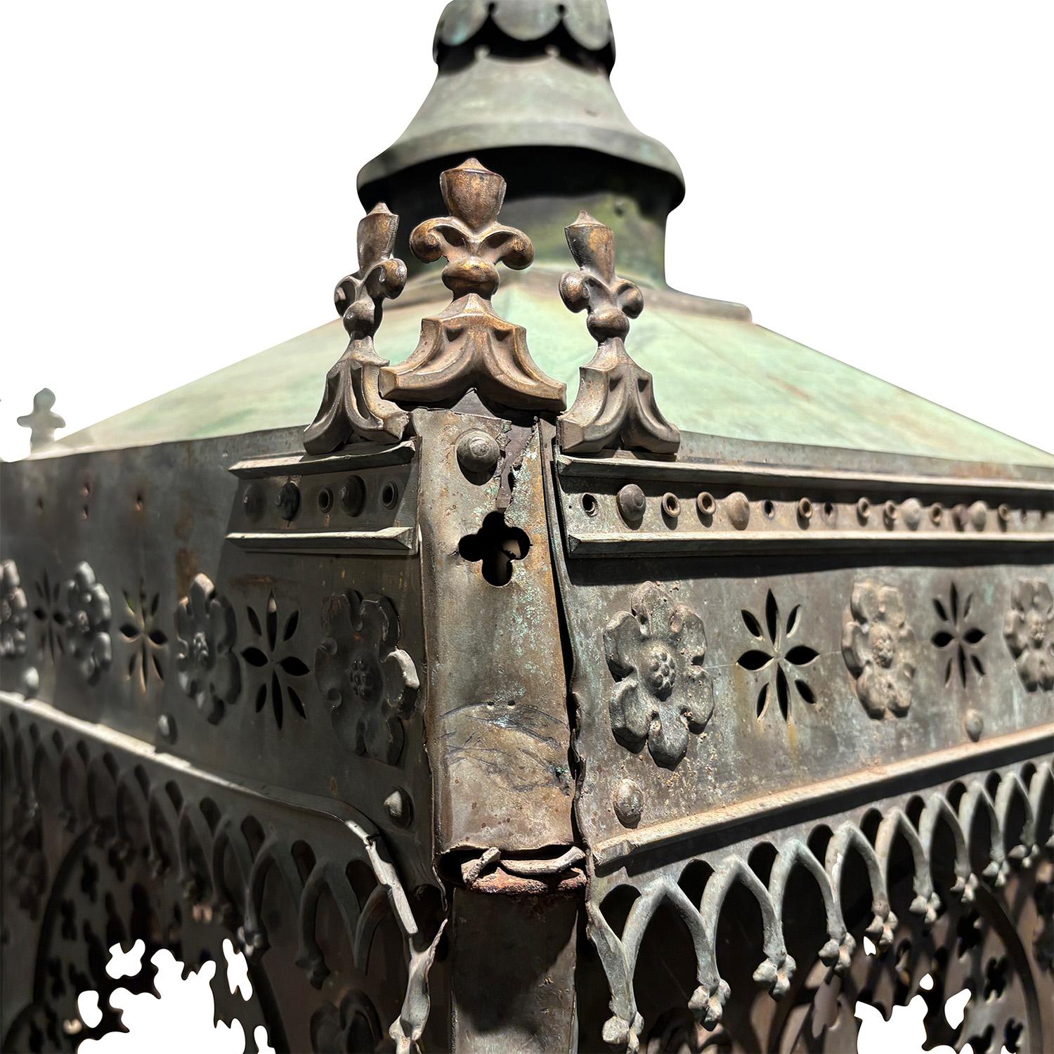 XIXe siècle Tabernacle provincial français ancien en cuivre du 19ème siècle en vente