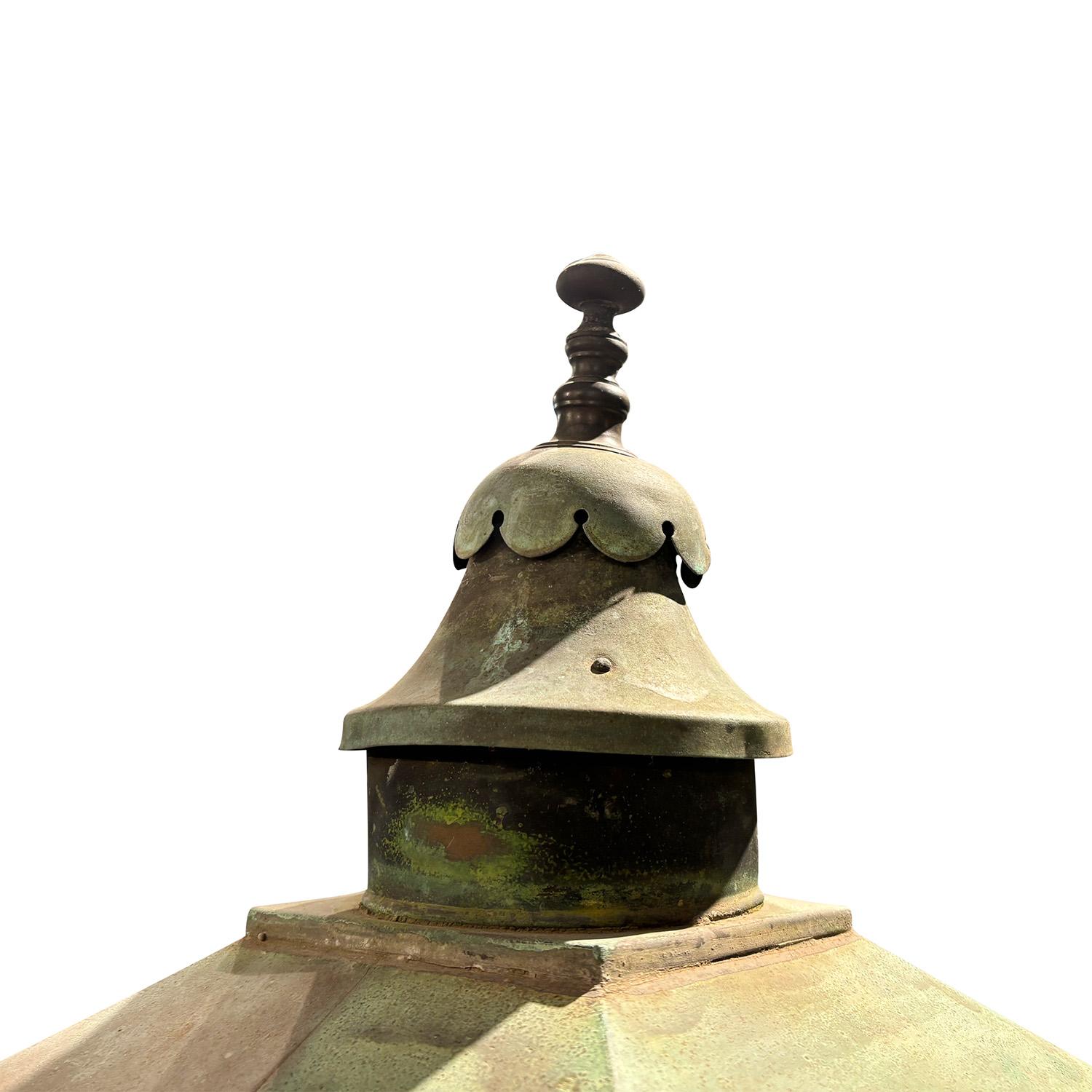 Métal Tabernacle provincial français ancien en cuivre du 19ème siècle en vente
