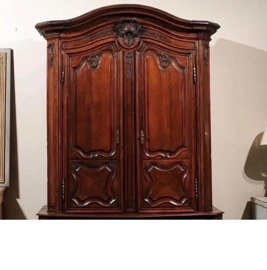 Intagliato a mano Armadietto francese a buffet Deux Corps in Oak del XIX secolo in vendita