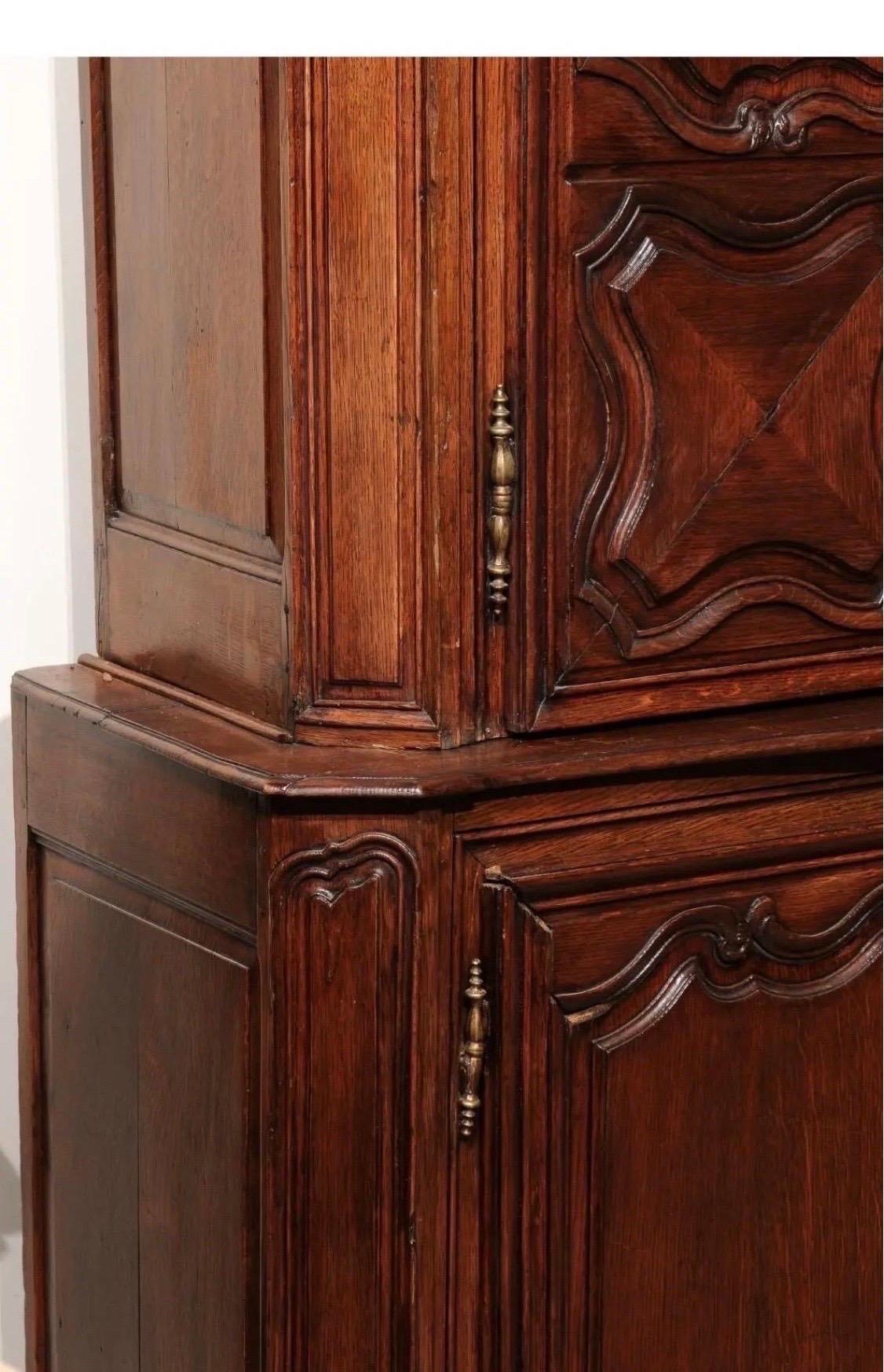 Legno Armadietto francese a buffet Deux Corps in Oak del XIX secolo in vendita