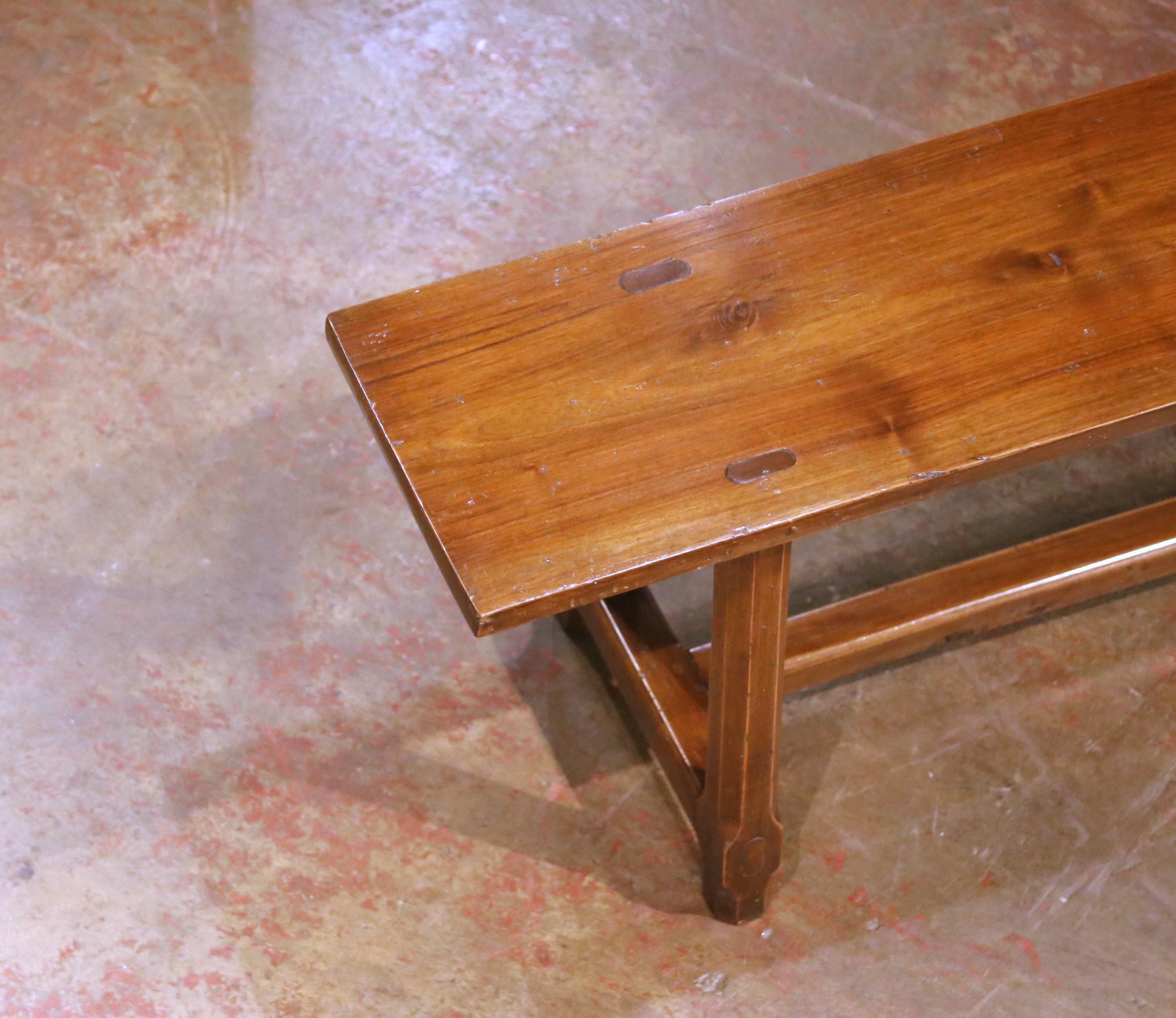 19. Jahrhundert Französisch Provincial geschnitzt Kirsche Bauernhof Bank aus Poitou im Angebot 5