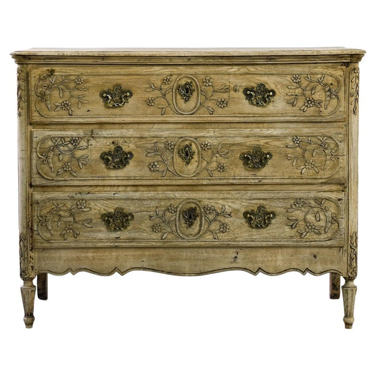 Coffre à tiroirs provincial français du XIXe siècle En vente sur 1stDibs