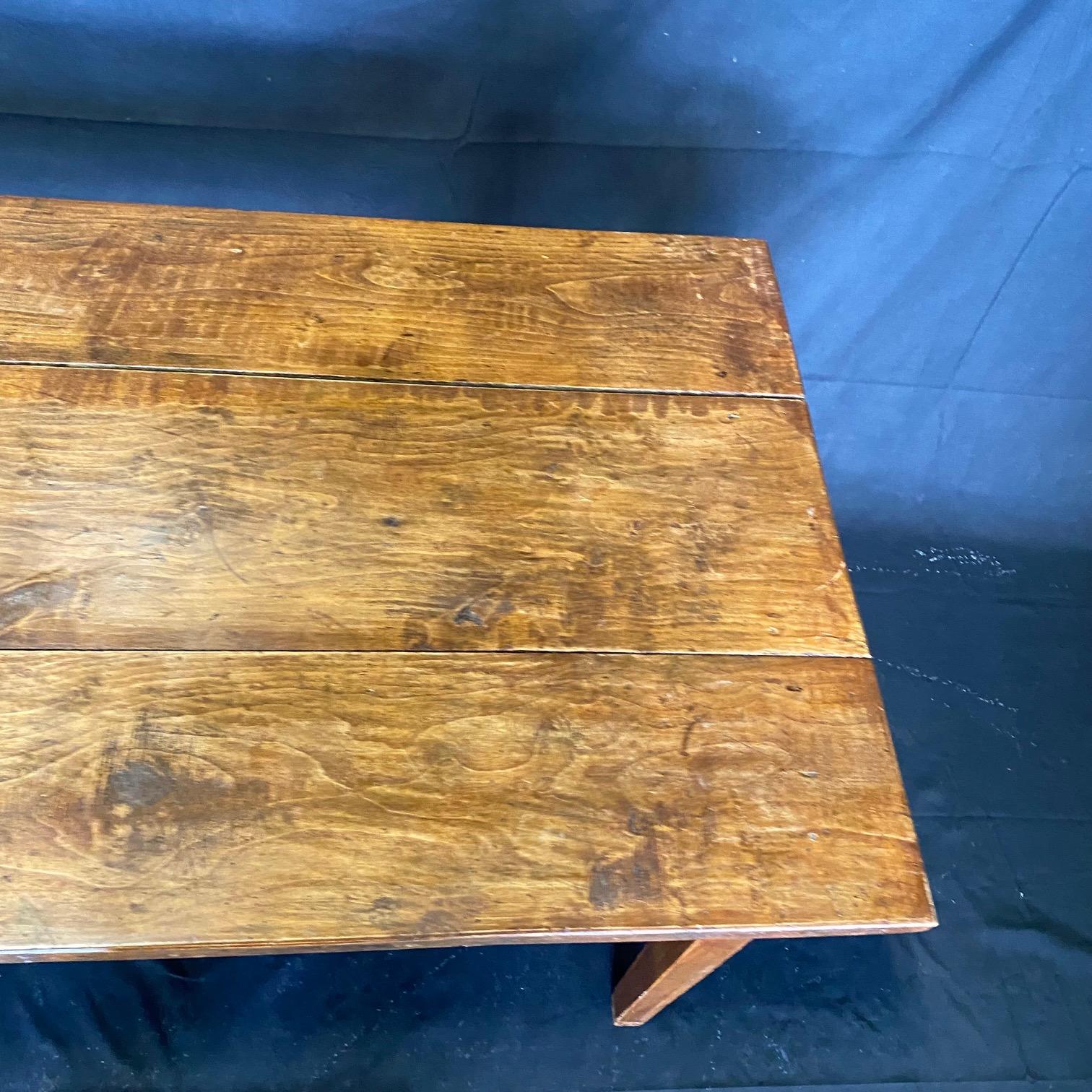 19th Century French Provincial Country Farmhouse Pine Dining Table  For Sale 8