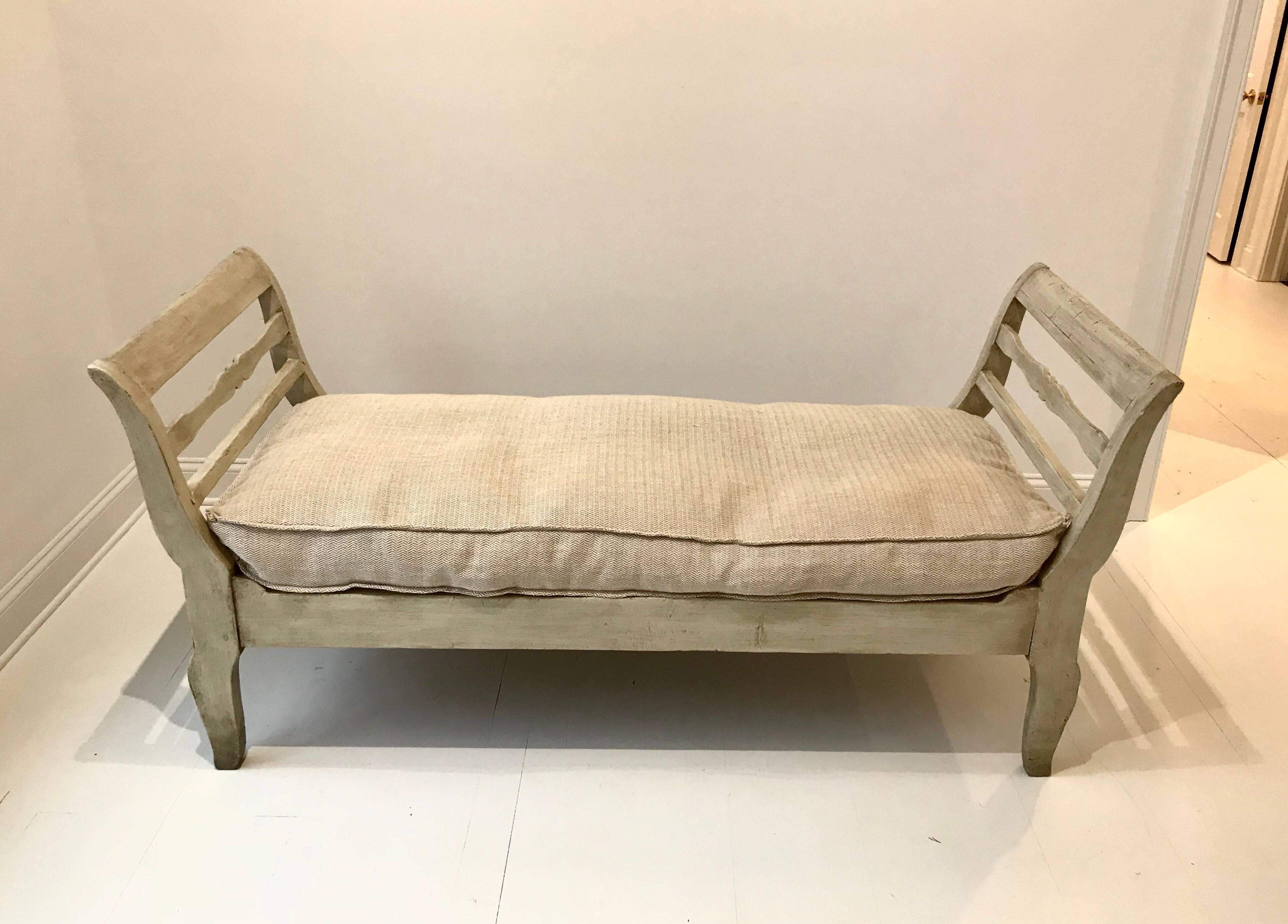 19th Century French Provincial Daybed in Dove Gray Paint 3