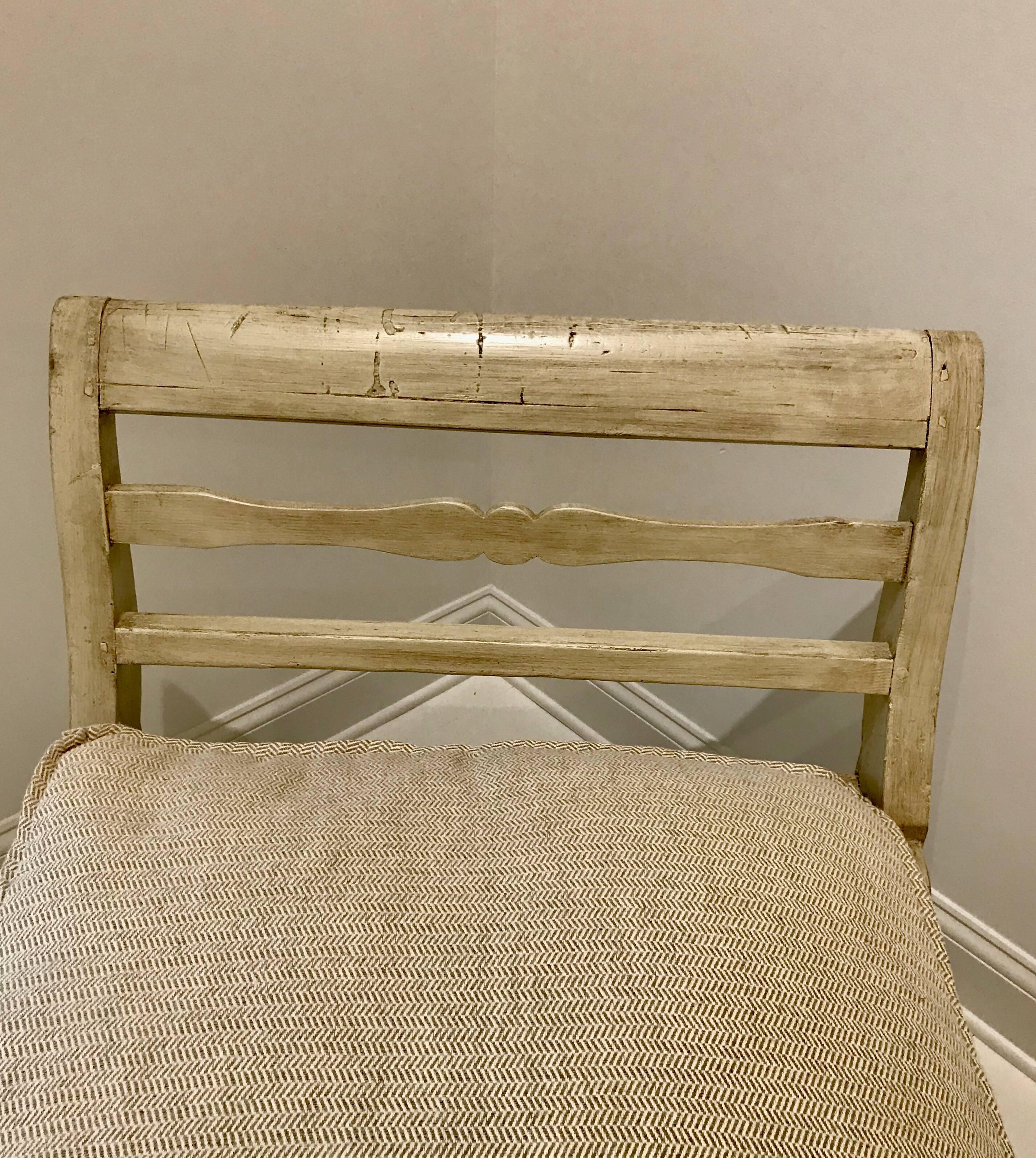 19th Century French Provincial Daybed in Dove Gray Paint 8
