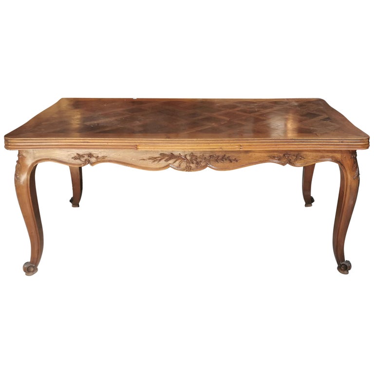19th Century French Provincial Dining Table in the Style of Louis XV For Sale