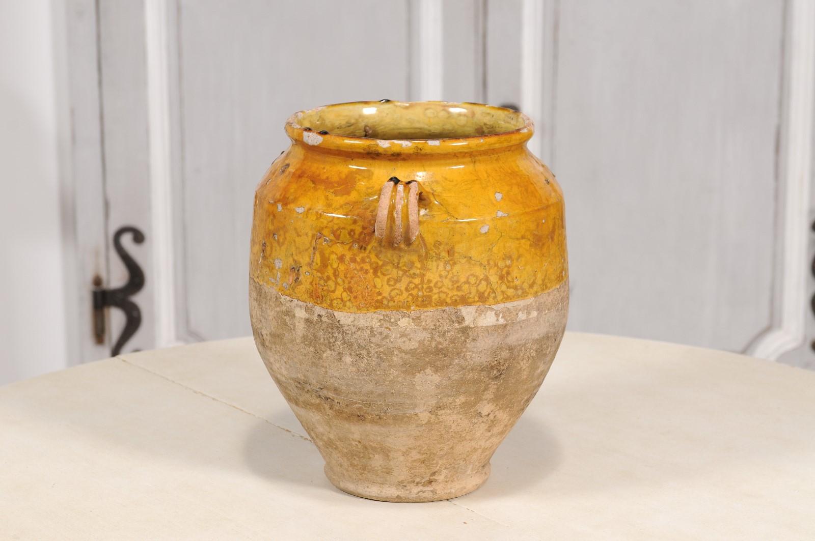 19th Century French Provincial Double Handled Pot à Confit with Yellow Glaze In Good Condition For Sale In Atlanta, GA