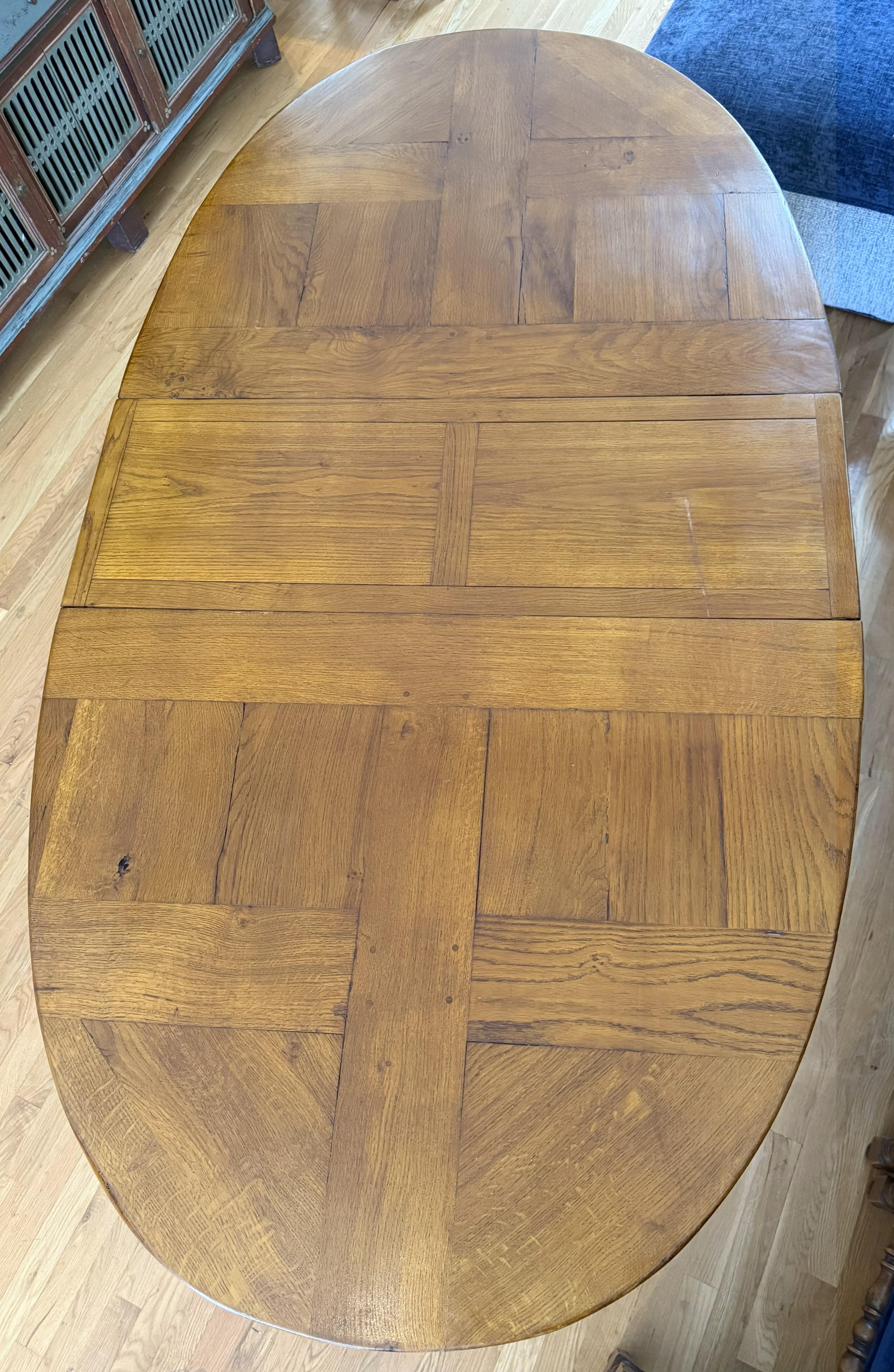 Mesa de granja ovalada extensible de estilo provincial francés del siglo XIX con patas Luis XIII en venta 2