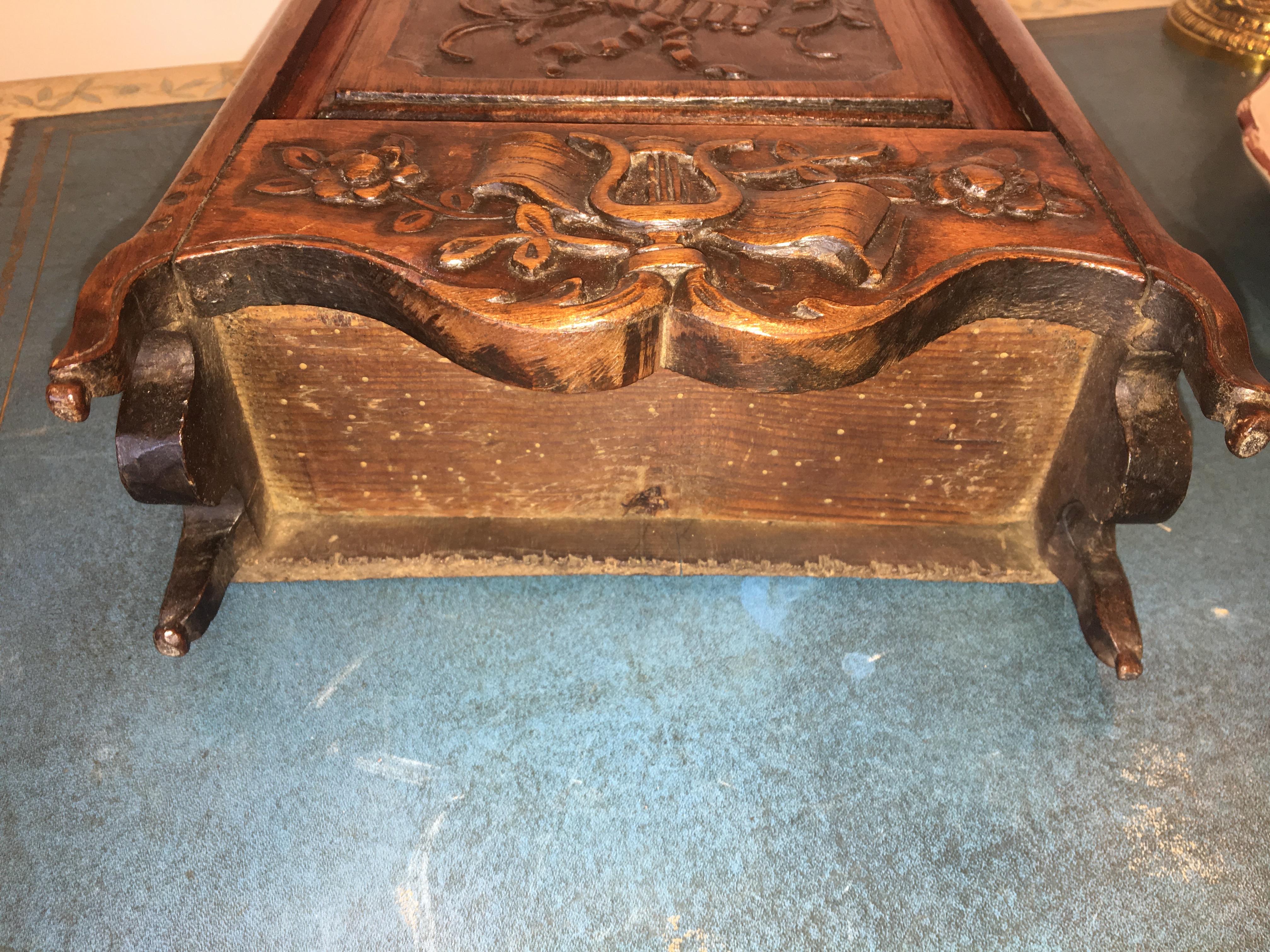 19th Century French Provincial Fariniere or Flour Box In Good Condition In Doylestown, PA