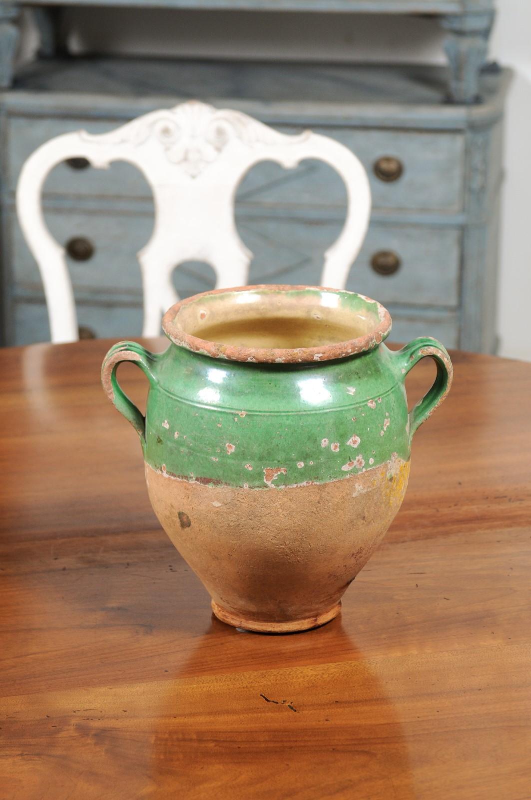 19th Century French Provincial Green Glazed Pottery Confit Pot with Two Handles In Good Condition In Atlanta, GA