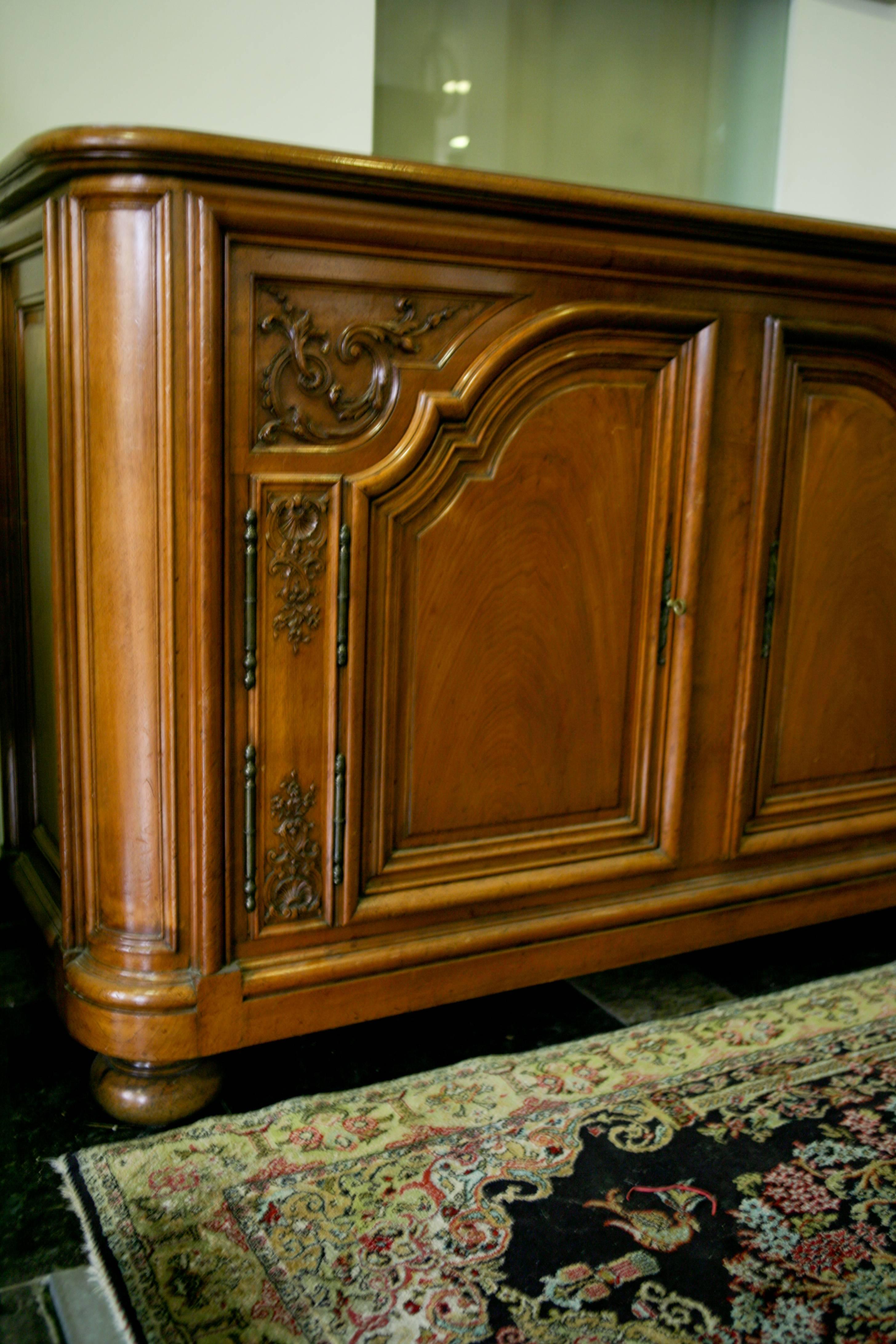 19th Century French Provincial Hand-Carved Walnut Sideboard In Good Condition For Sale In Sofia, BG