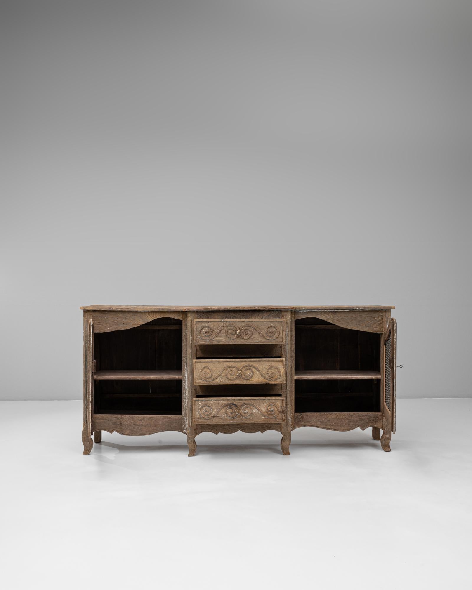 19th Century French Provincial Mesh-Door Buffet with Carved Drawers In Good Condition For Sale In High Point, NC